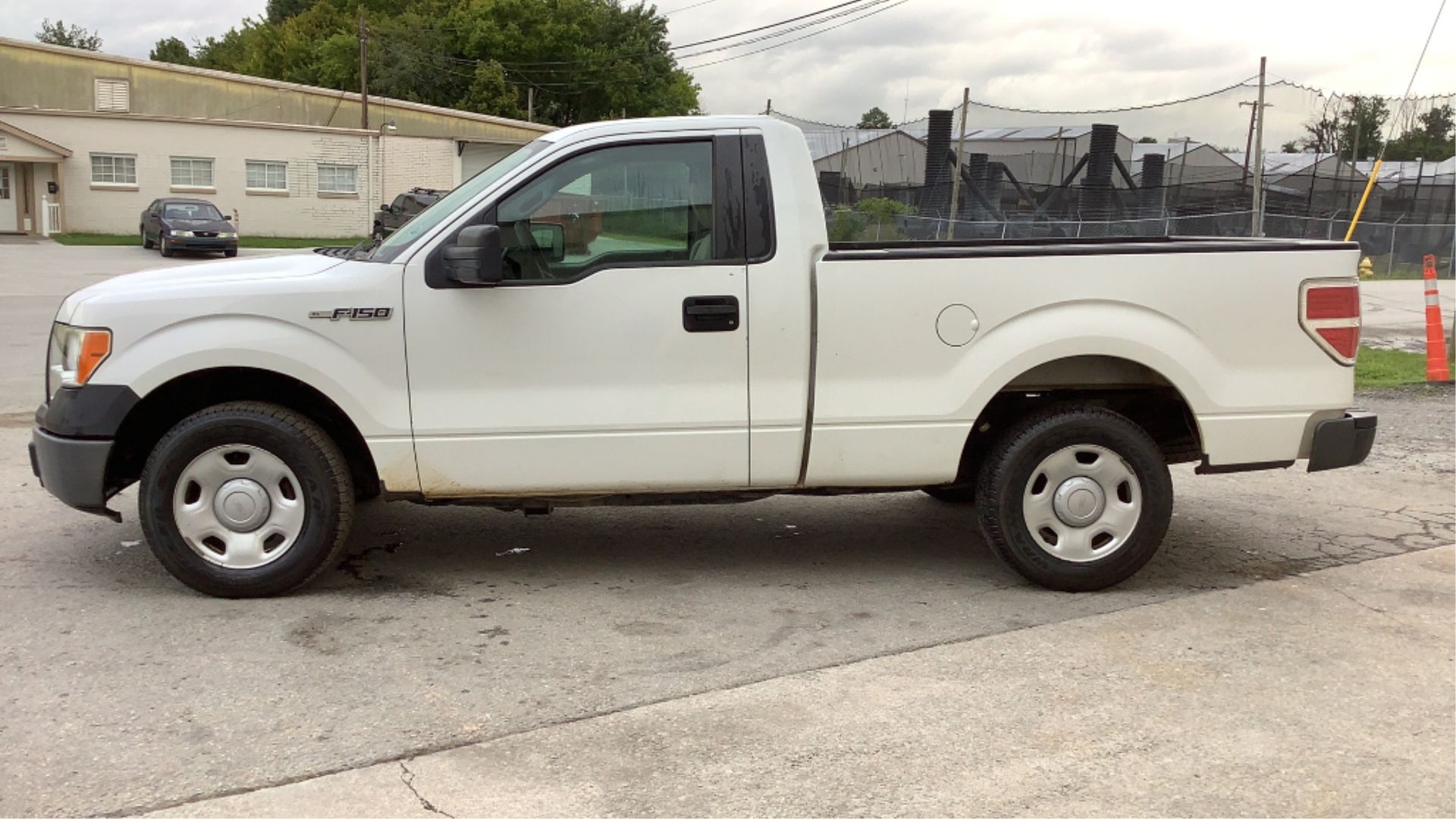 2009 Ford F-150 Regular Cab XL 2WD - Image 13 of 71