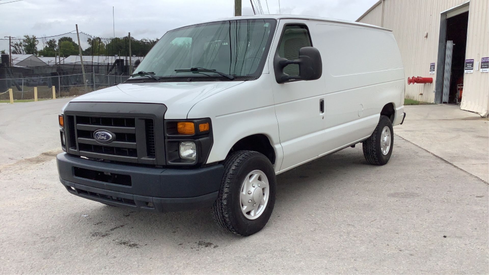 2009 Ford E-350 Cargo Van 2WD Super Duty - Image 10 of 74