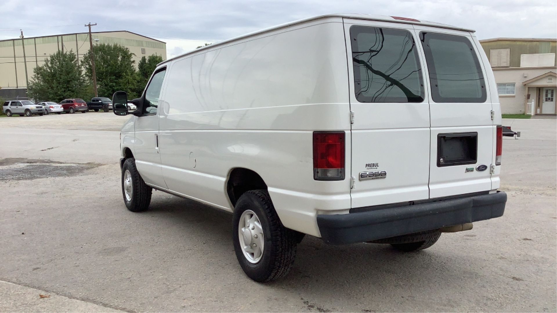 2009 Ford E-350 Cargo Van 2WD Super Duty - Image 14 of 74