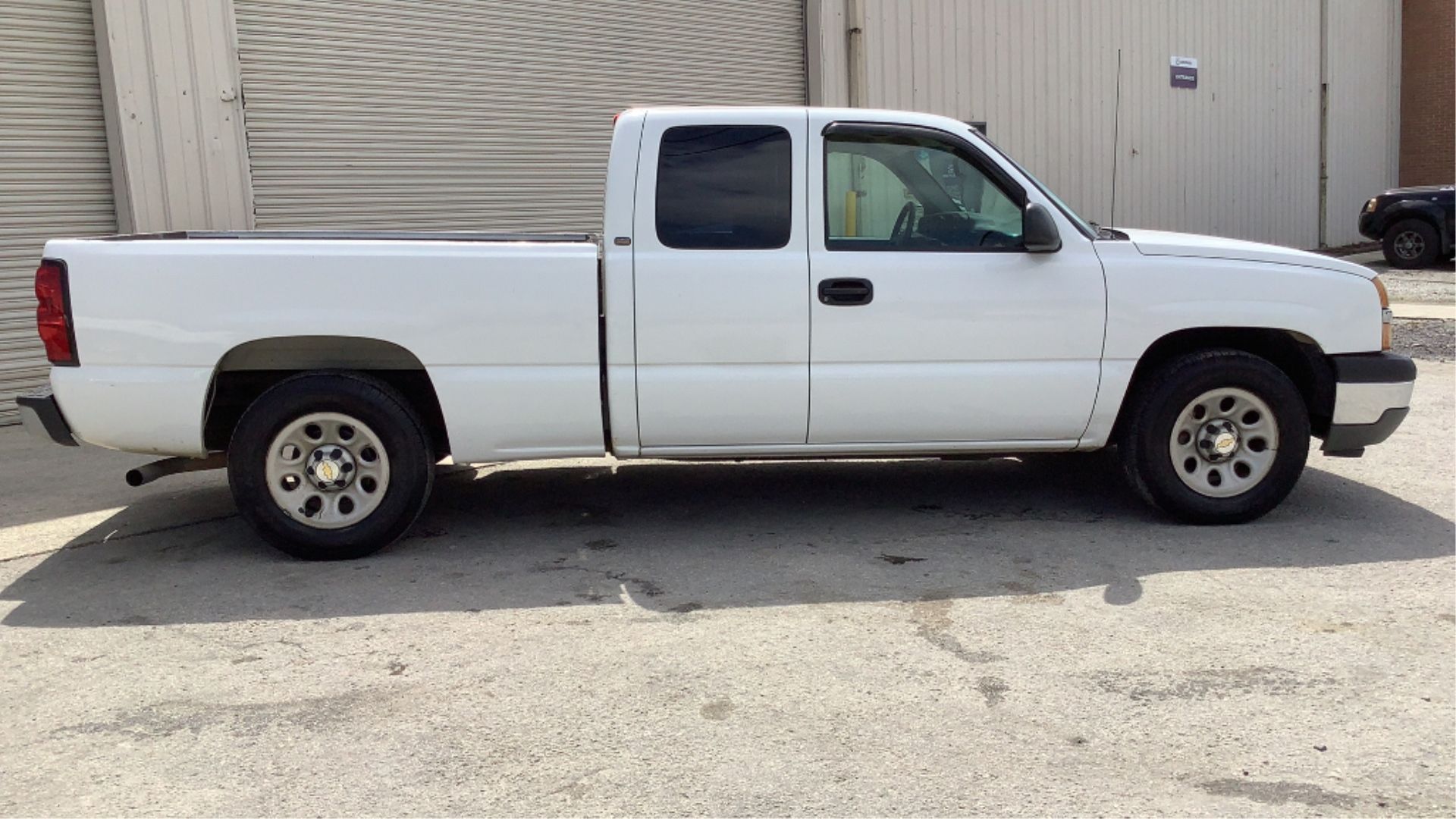 2005 Chevrolet Silverado Extended Cab 2WD - Image 25 of 95