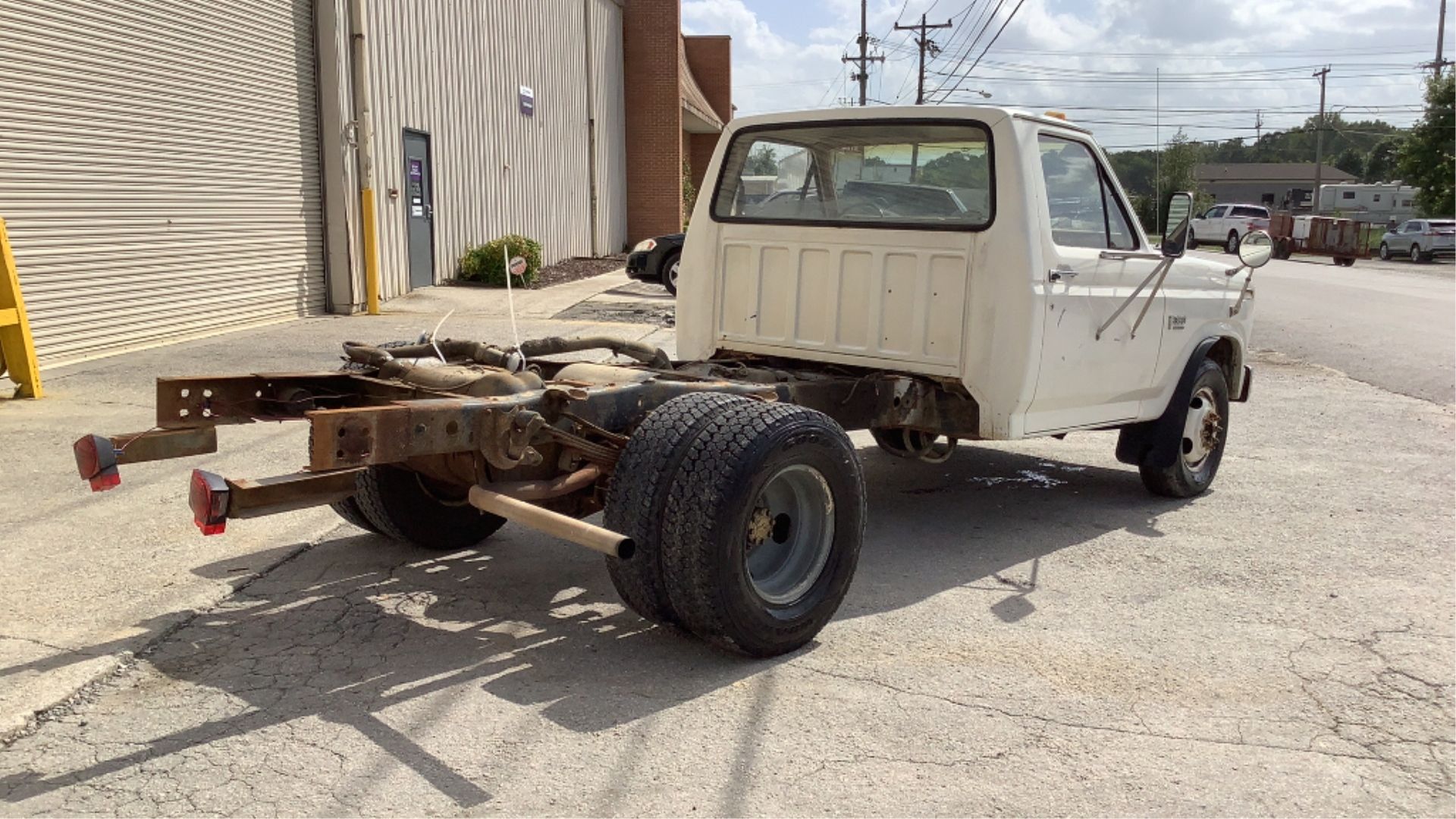 1985 Ford F-350 Regular Cab Chassis Truck 2WD - Image 18 of 83