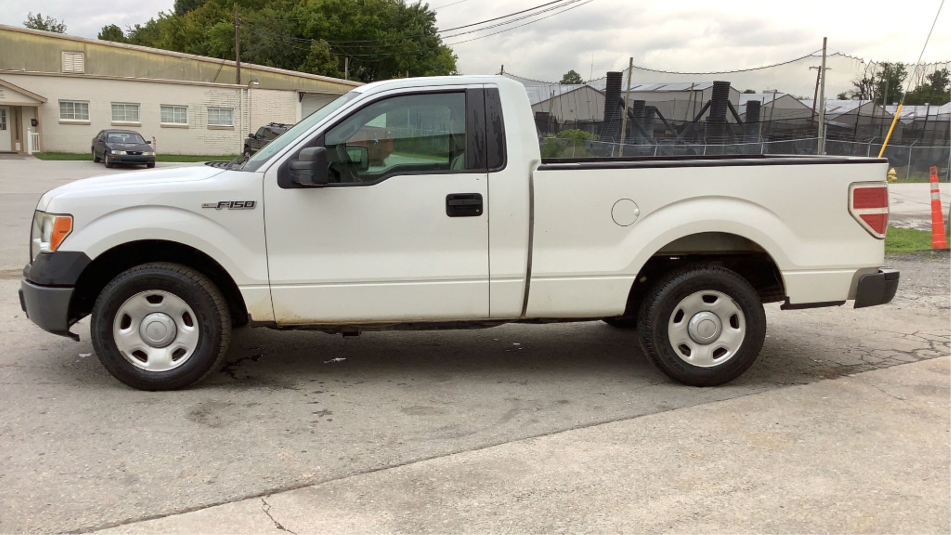 2009 Ford F-150 Regular Cab XL 2WD - Image 9 of 71