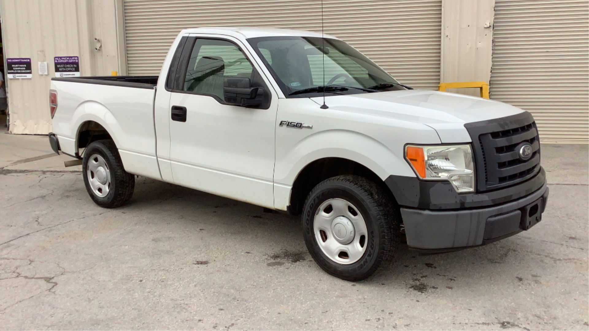 2009 Ford F-150 Regular Cab XL 2WD