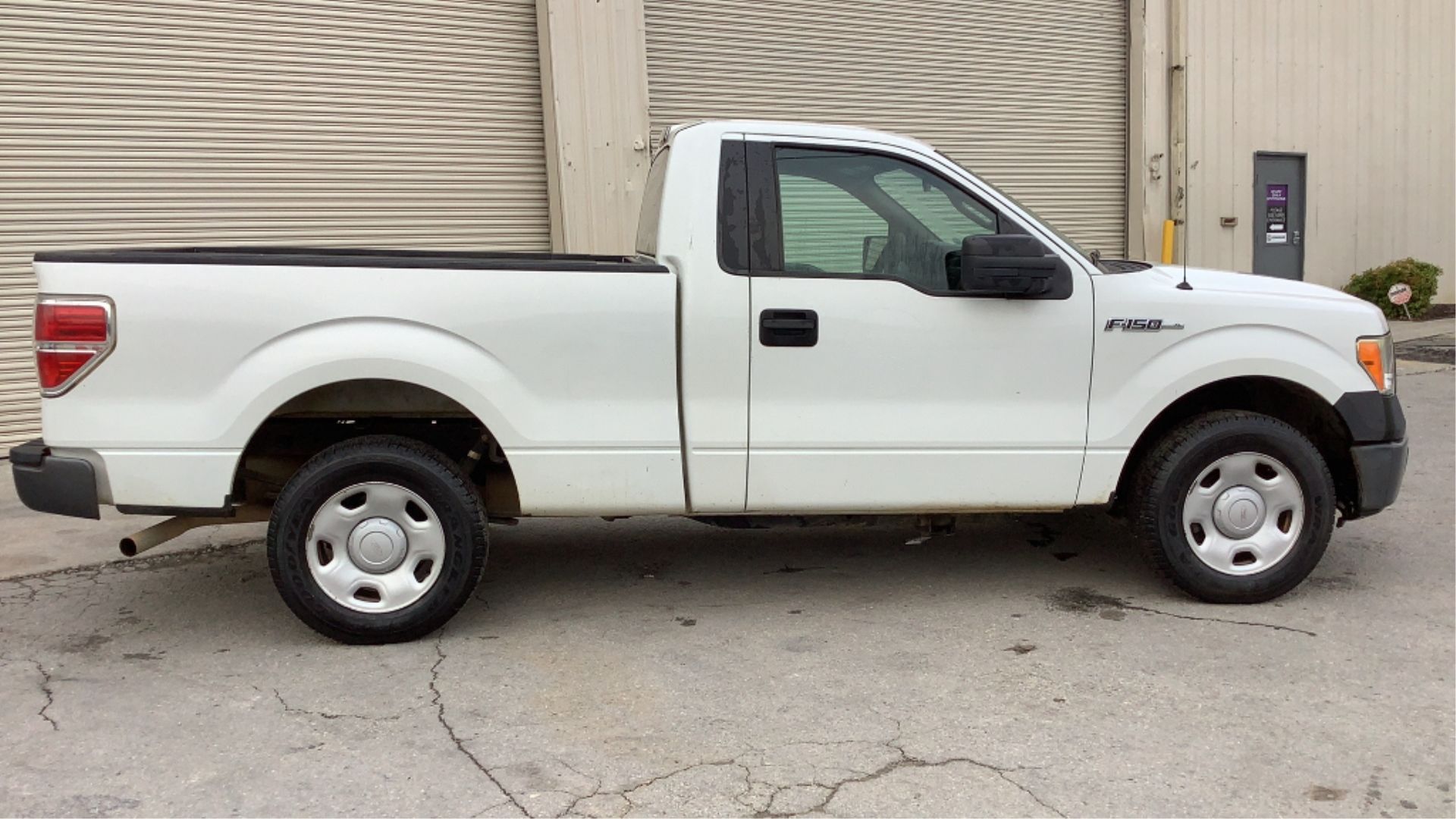 2009 Ford F-150 Regular Cab XL 2WD - Image 25 of 71