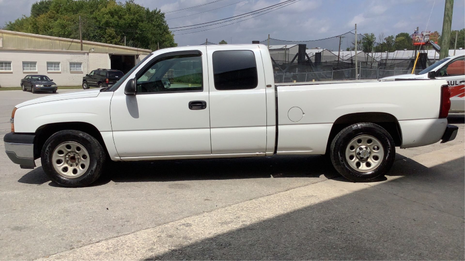 2005 Chevrolet Silverado Extended Cab 2WD - Image 9 of 95