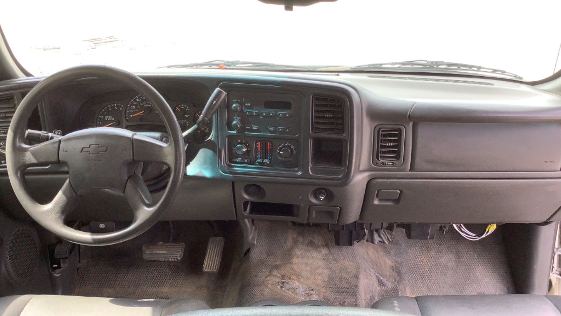 2005 Chevrolet Silverado Extended Cab 2WD - Image 63 of 95