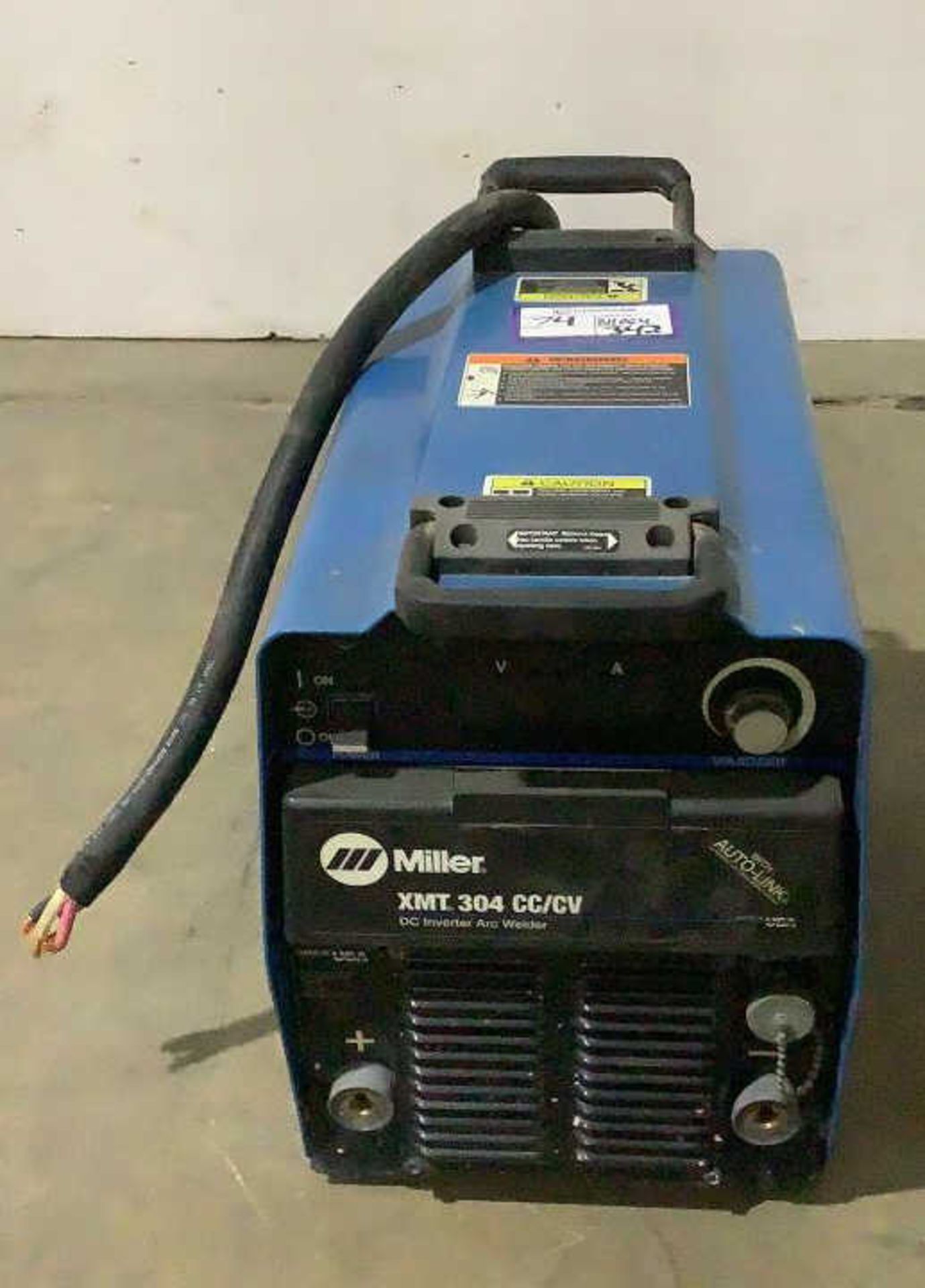 Miller DC Inverter Arc Welder XMT 304 cc/cv - Image 4 of 18