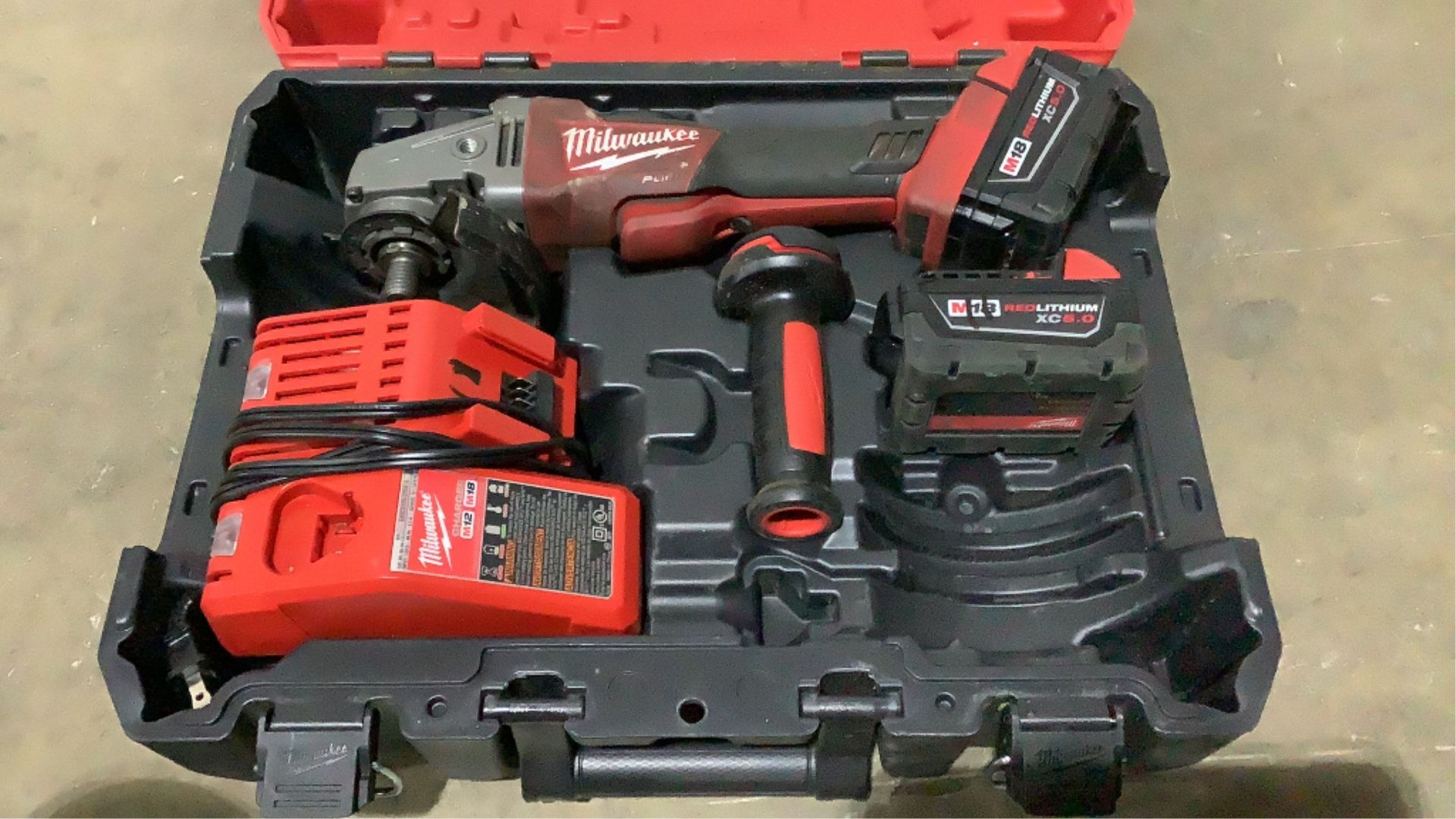 Milwaukee Cordless 4-1/2"/5" Angle Grinder - Image 3 of 10