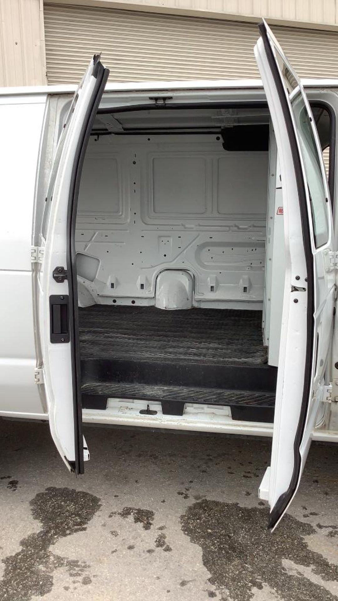 2009 Ford E-350 Cargo Van 2WD Super Duty - Image 46 of 74