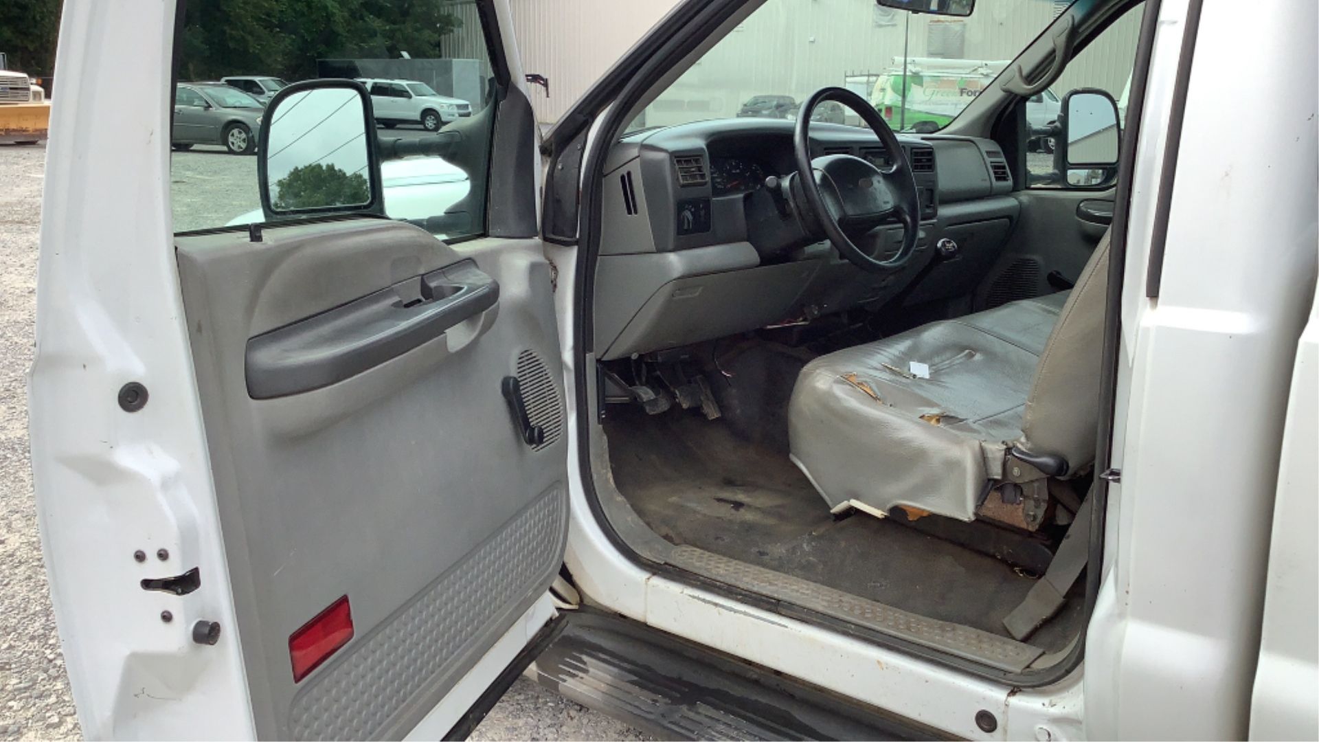 2002 Ford F-350 Regular Cab Dually 2WD - Image 48 of 89