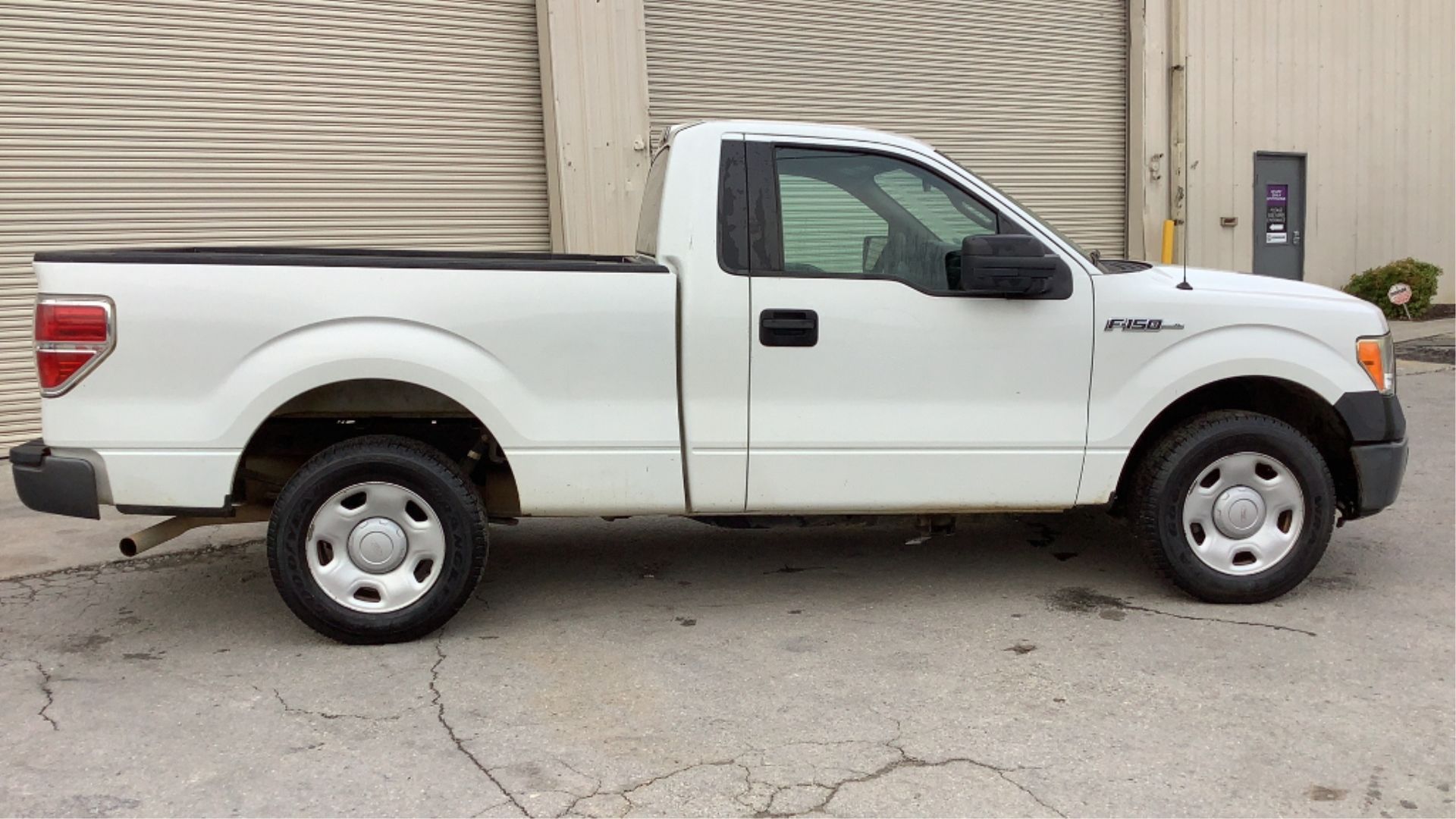 2009 Ford F-150 Regular Cab XL 2WD - Image 21 of 71