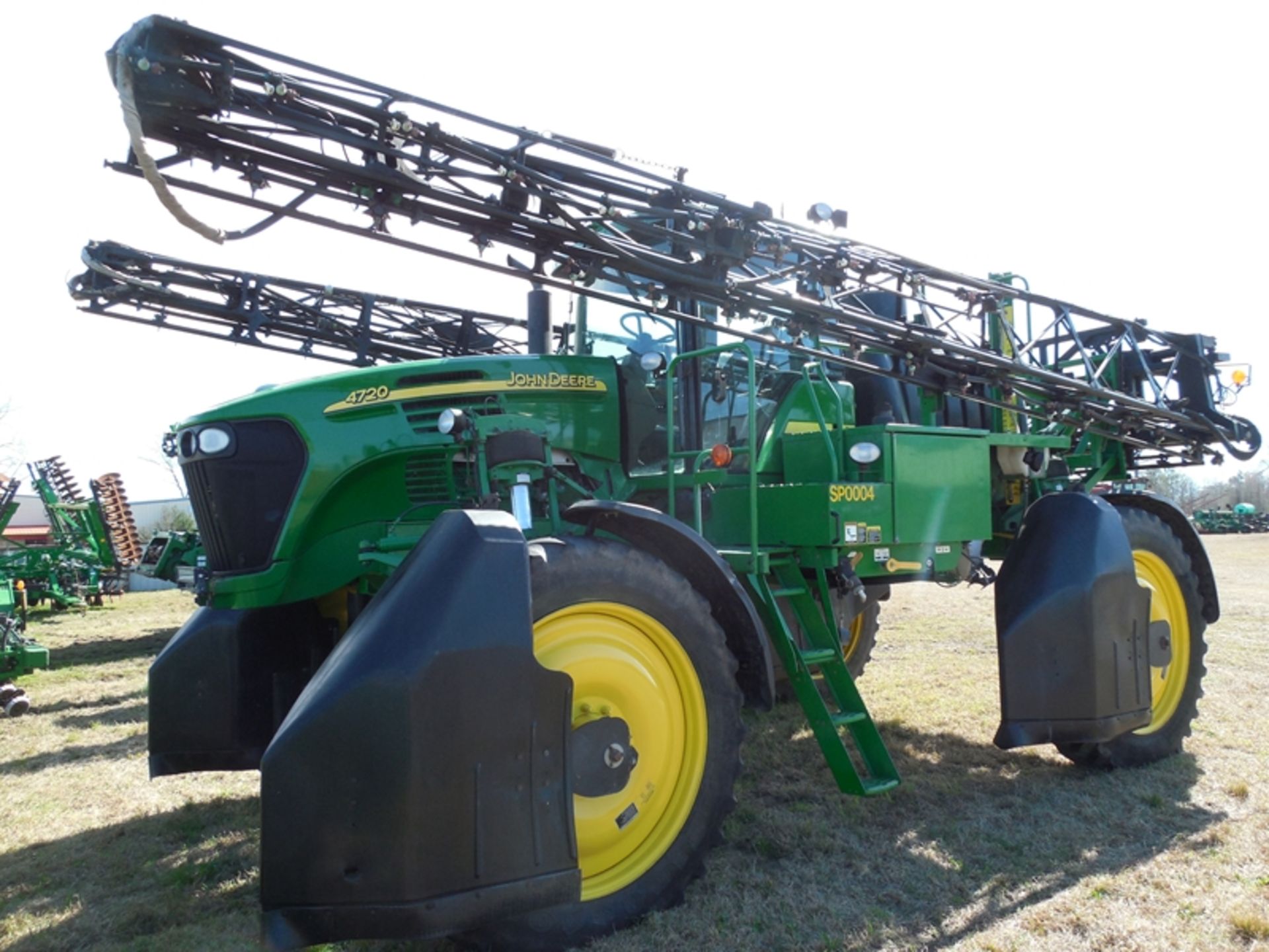 JD 4720 Sprayer ser N04720X005532 3796 HRS 90' booms 800 gal poly tank 3796 HRS 90' booms 800 gal - Image 2 of 5