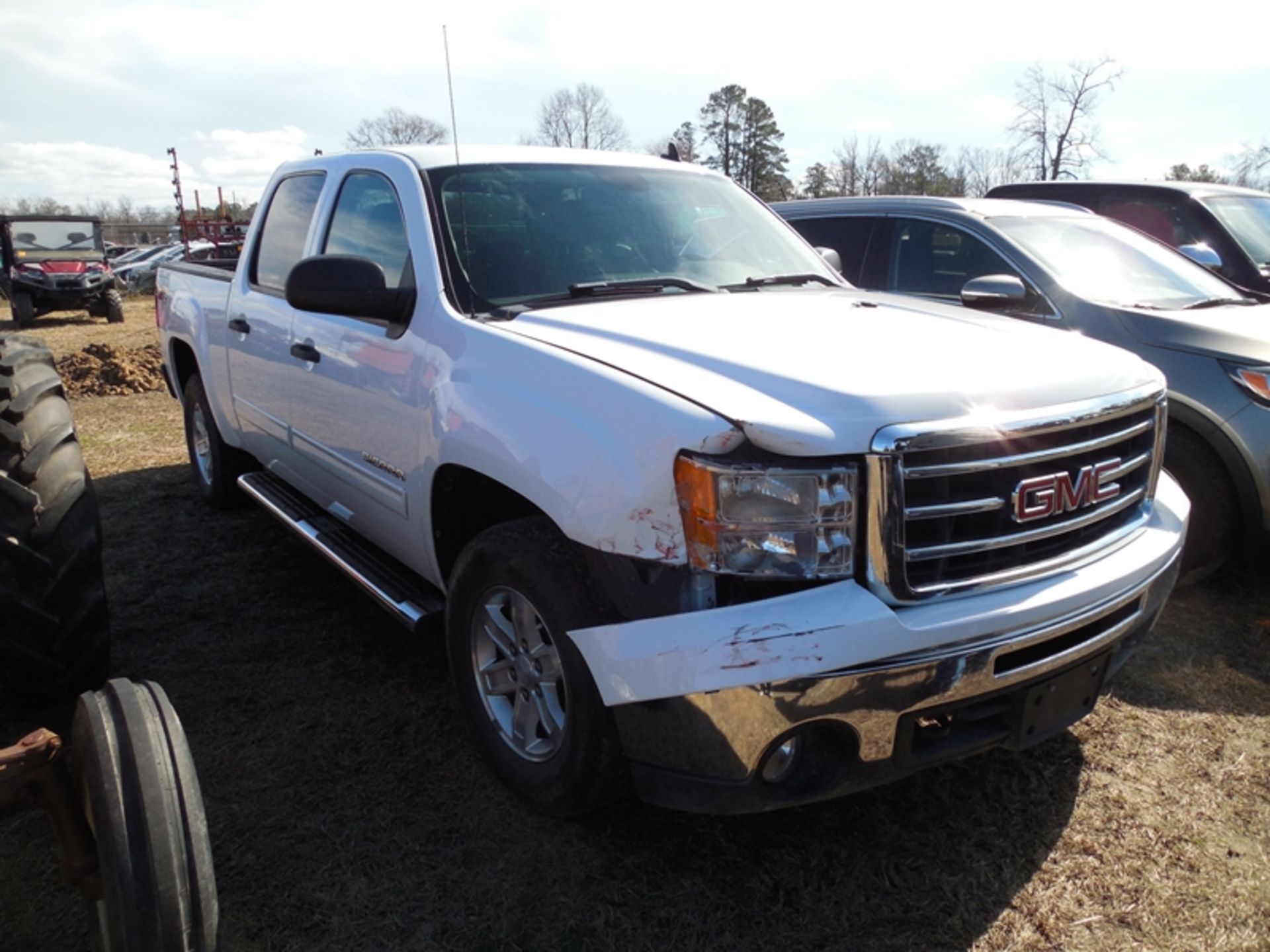 2013 GMC4dr 4wd vin #3GTP2VE70DG198642135,213 miles vin #3GTP2VE70DG198642 135,213 miles - Image 2 of 5