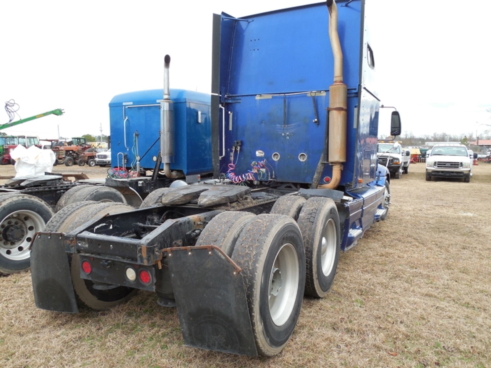 2007 International 9200I Cummins 10spd vin #2HSCEAPR07C4002691,167,830 miles vin # - Image 3 of 5