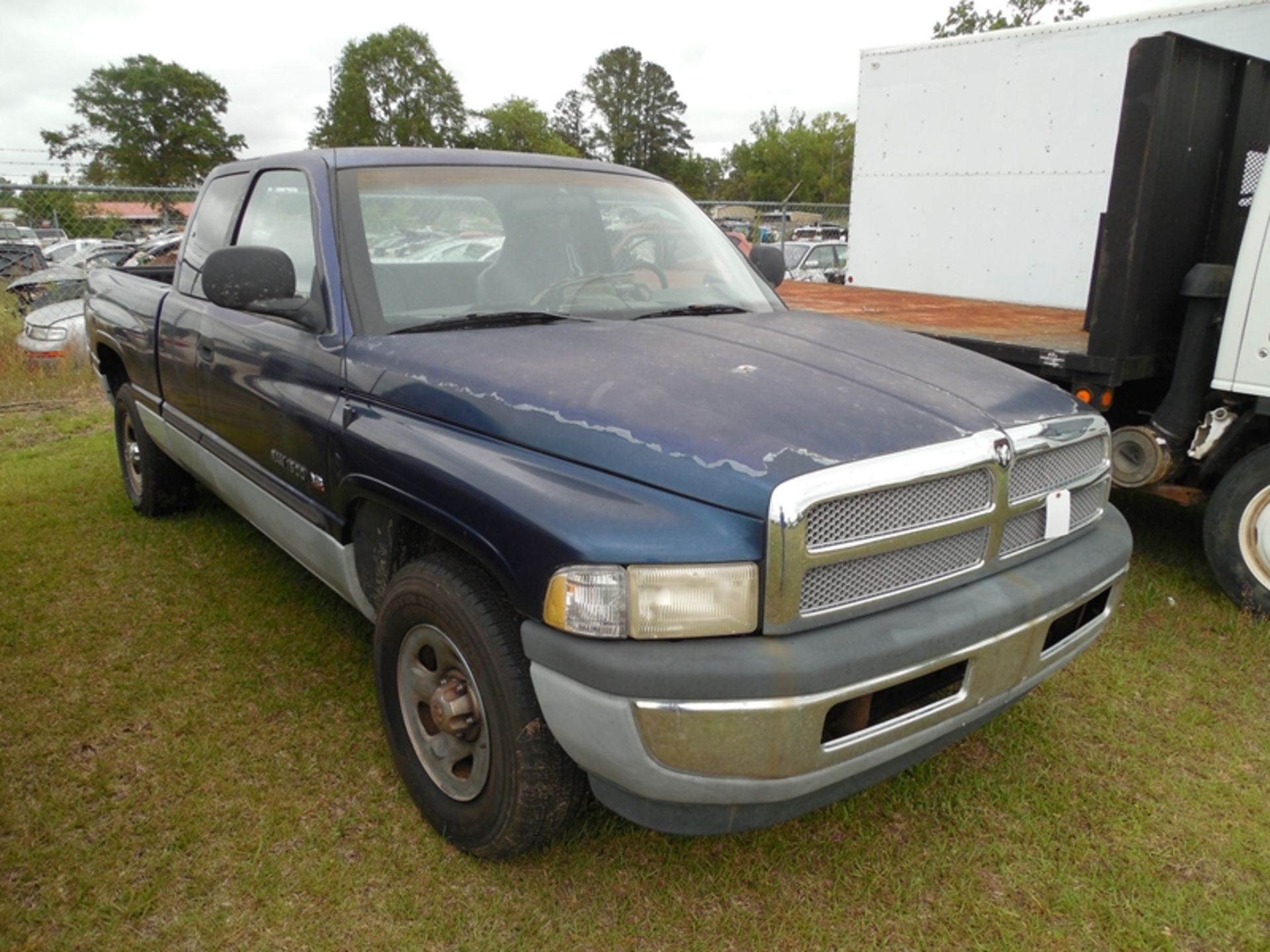 2000 Dodge Ram dash has deteriorated - Image 2 of 6