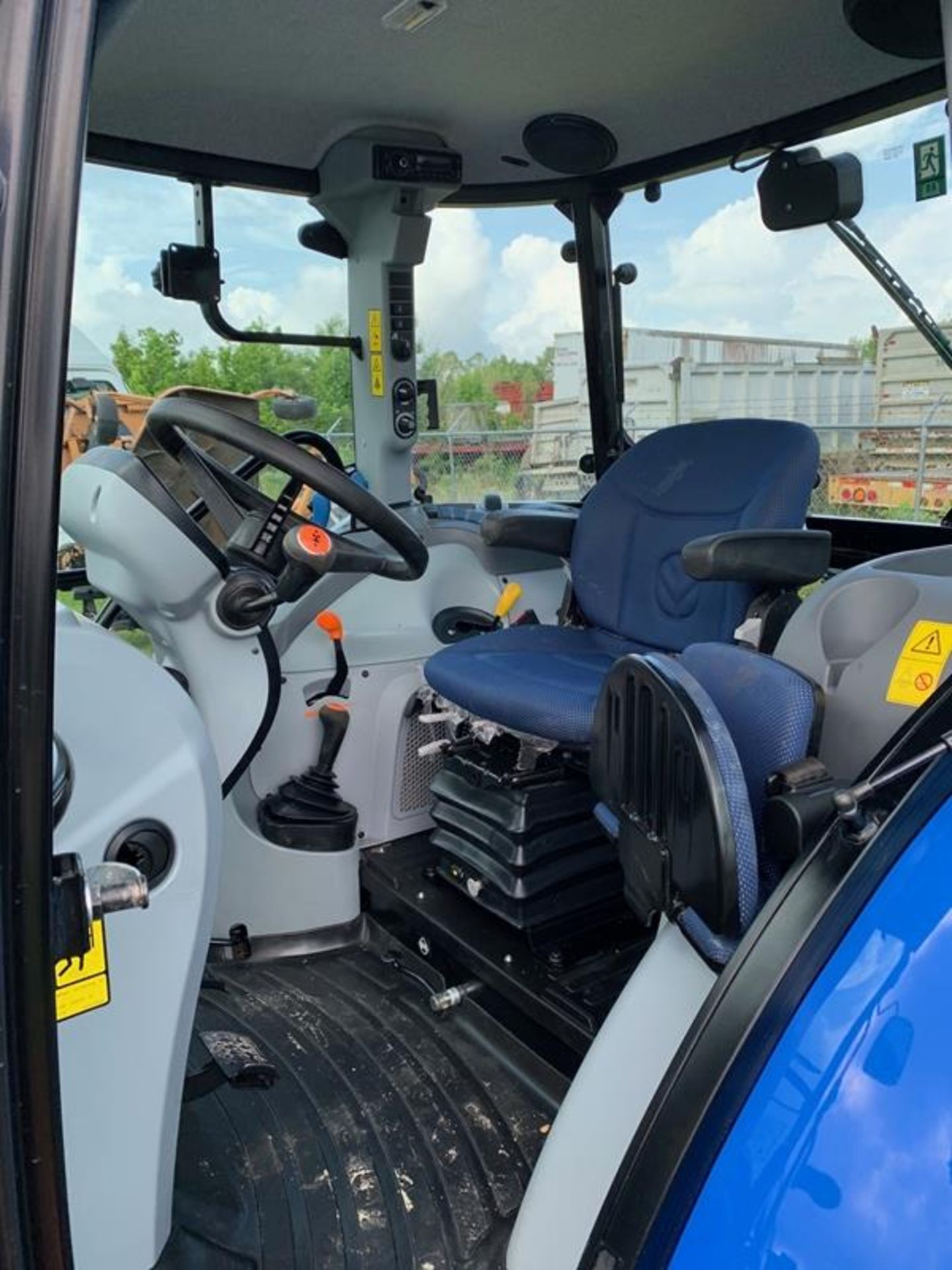 New Holland Powerstar 75 cab, 4wd, loader 485 hrs showing - Image 5 of 5