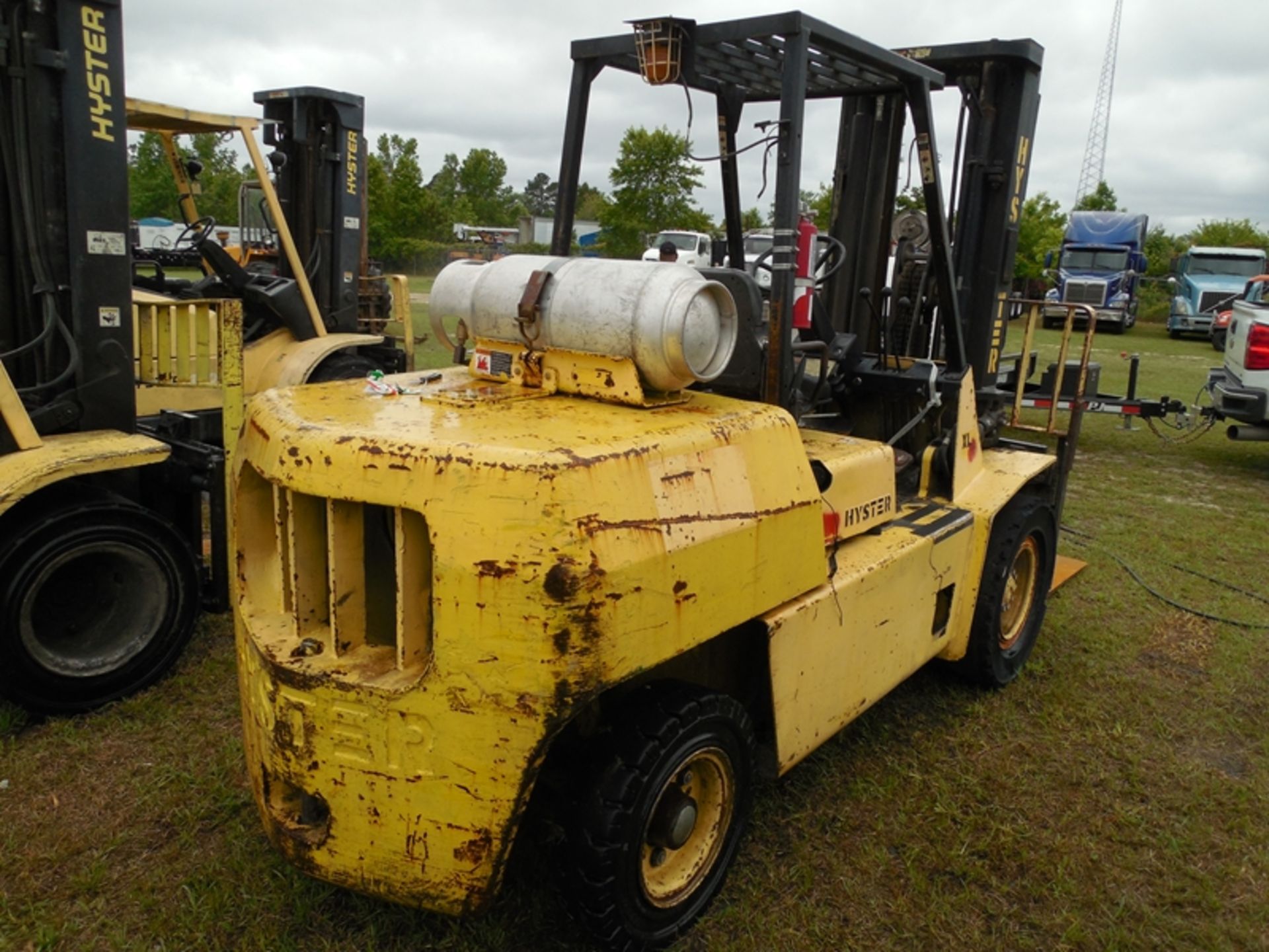 Hyster H100XL lp gas, 10,000 lb lift vin# G005D05161S - Image 3 of 4