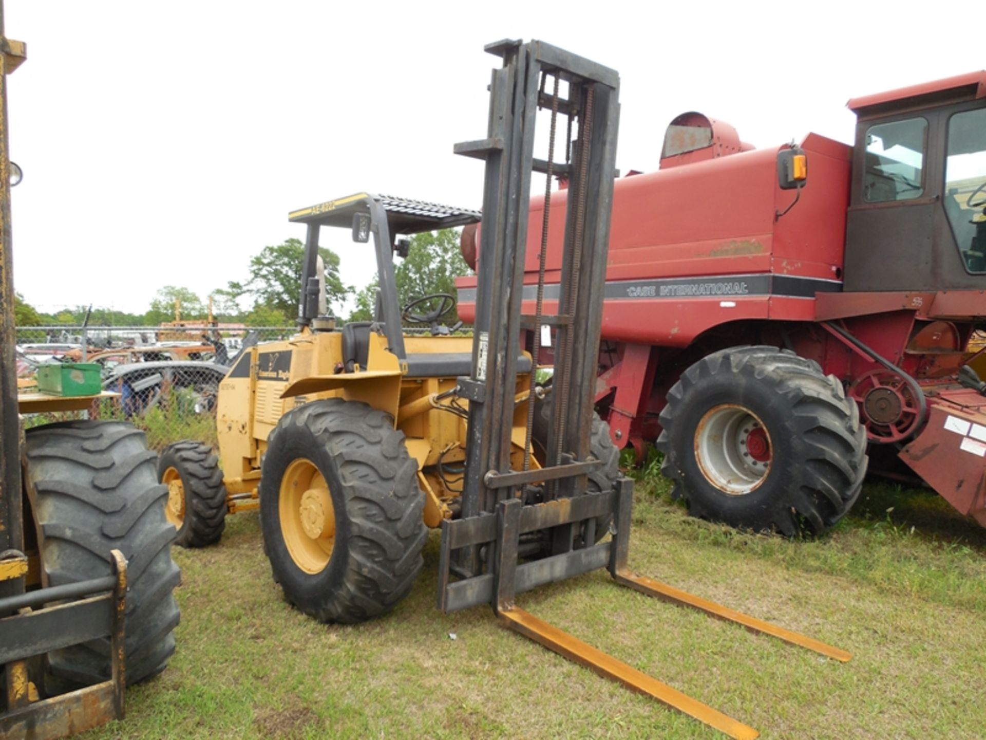 2002 American Eagle AE-6222 Fork lift 6,000 lb 4wd all terain, 8688 hrs showing - Image 2 of 4