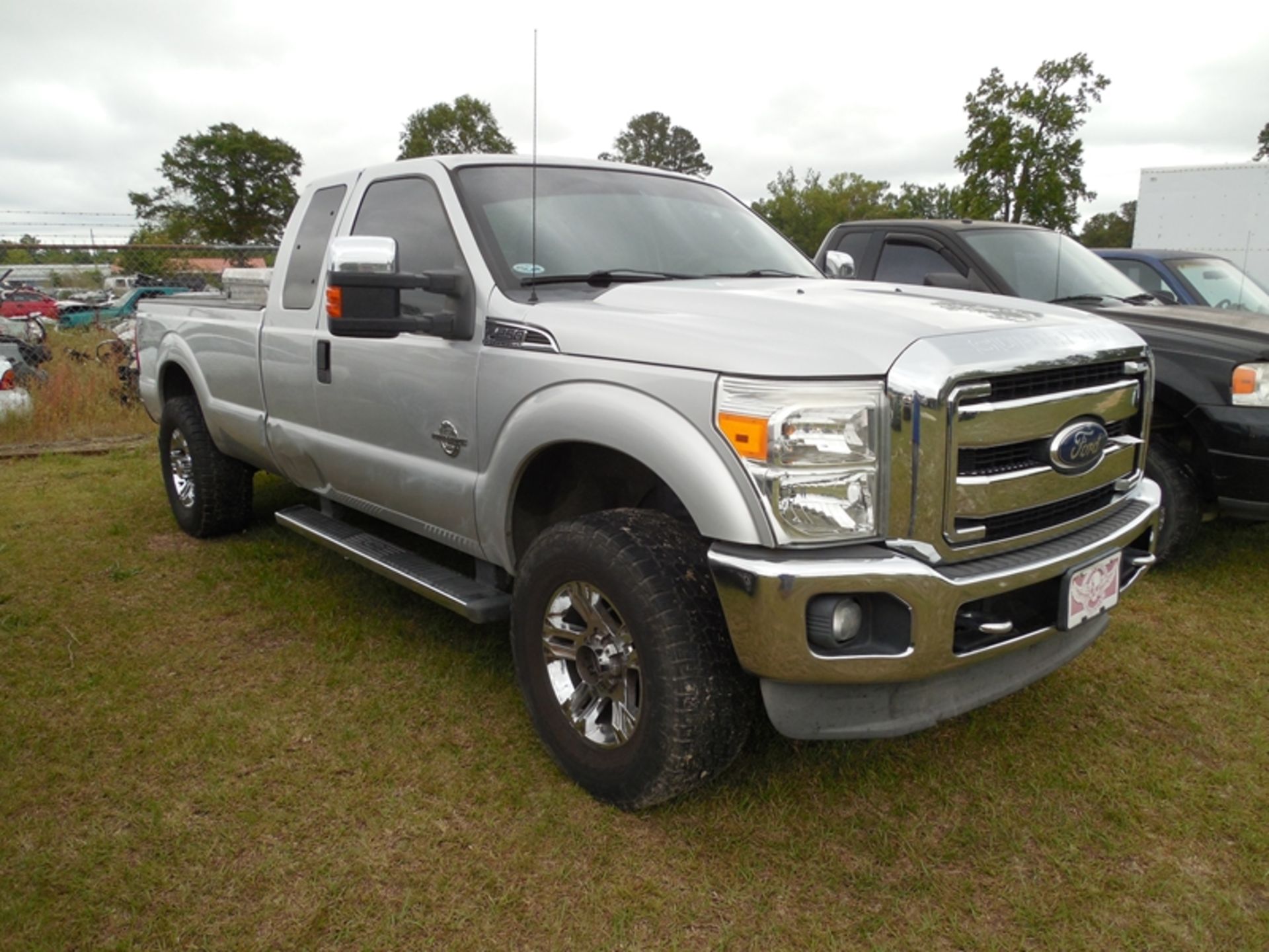 2011 F250 dsl, 4wd, ext cab, 236,046 miles XLT vin# 1FT7X2BT2BEB29716 some body damage - Image 2 of 6