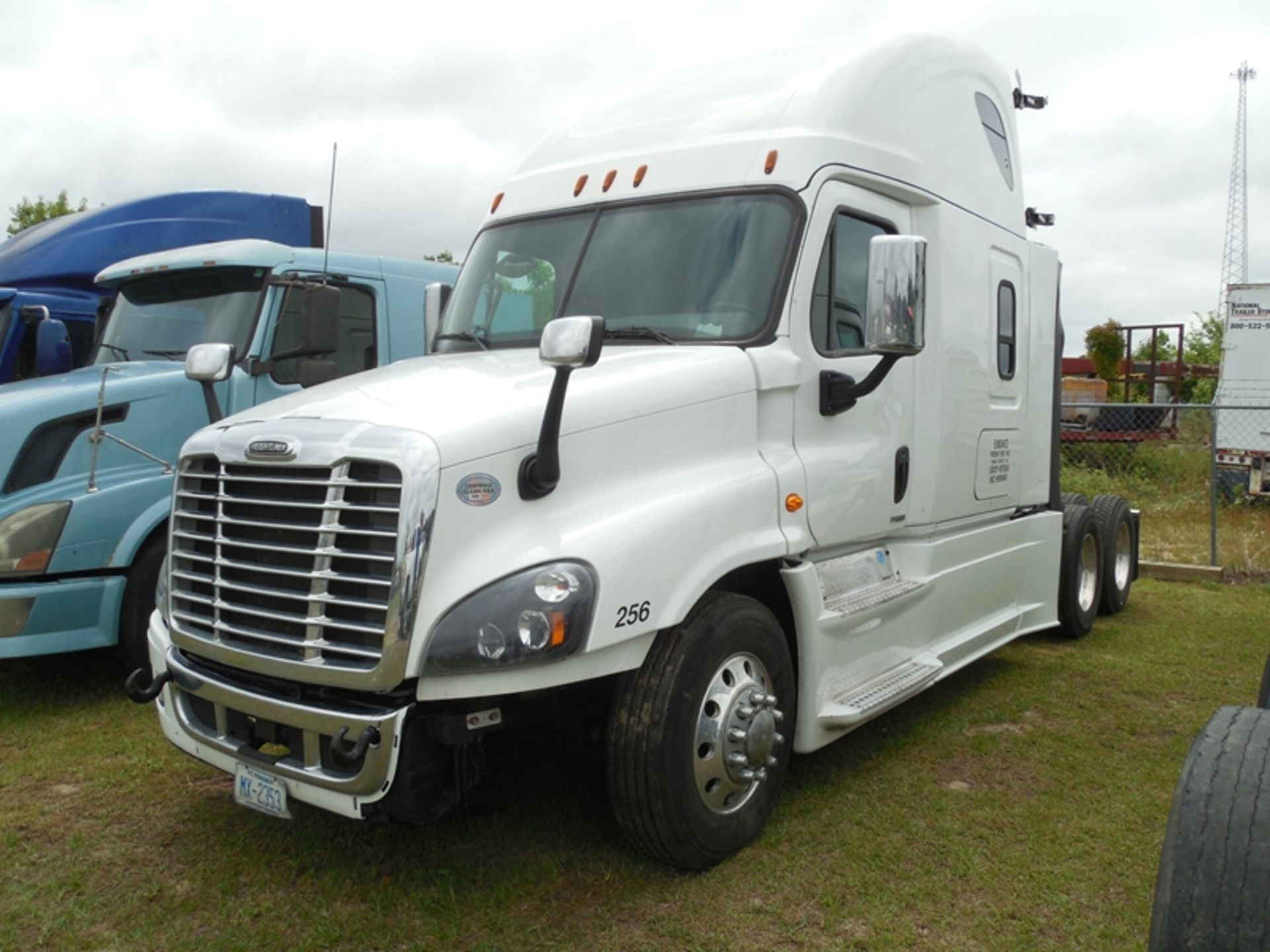 2017 Freightliner CA125SLP condo 455,744 showing Detroit 14.8L auto trans