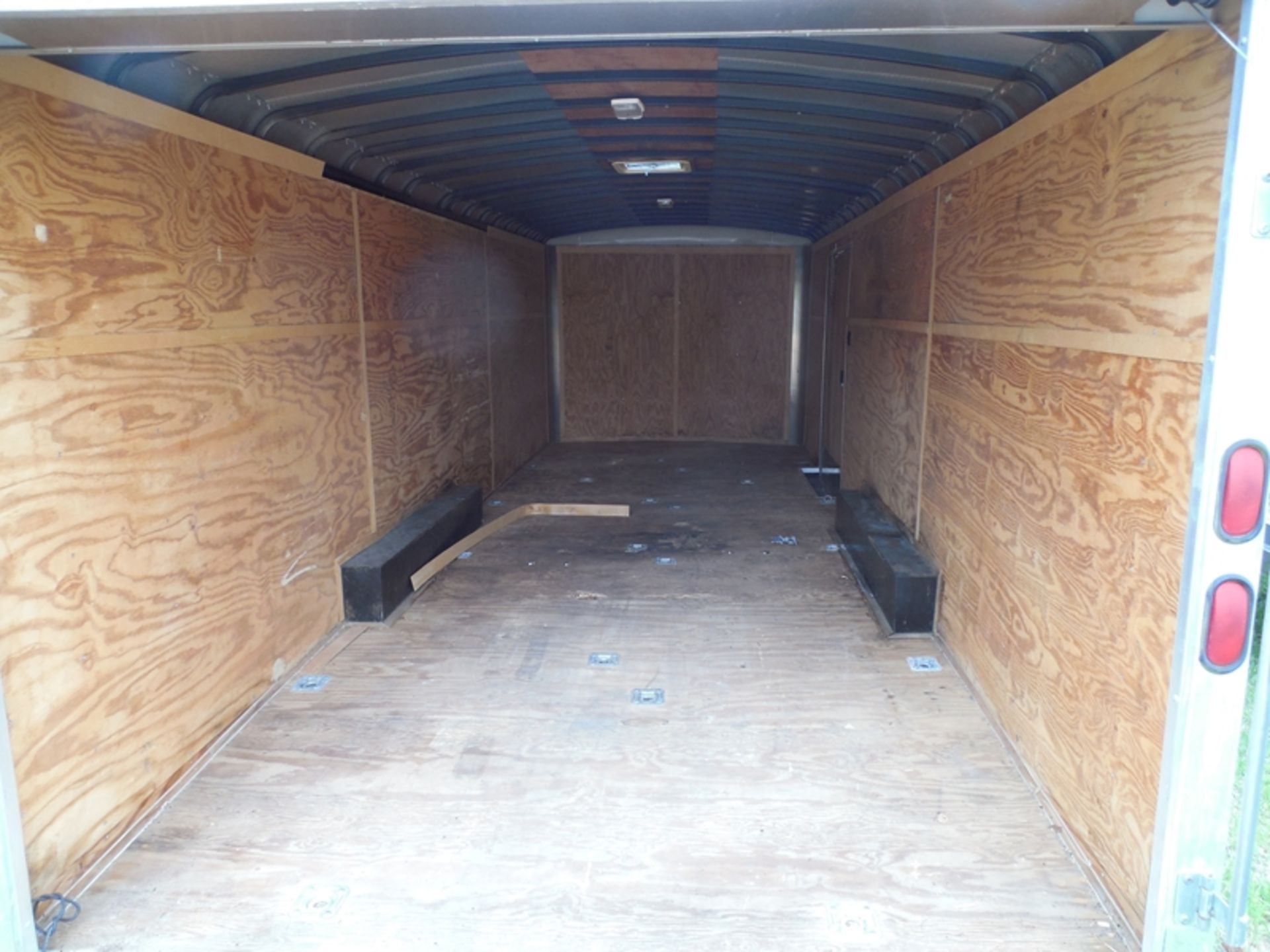 2005 26' Haulmark Enclosed Trailer ramp door and side door vin16HGB24245G073166 - Image 5 of 5