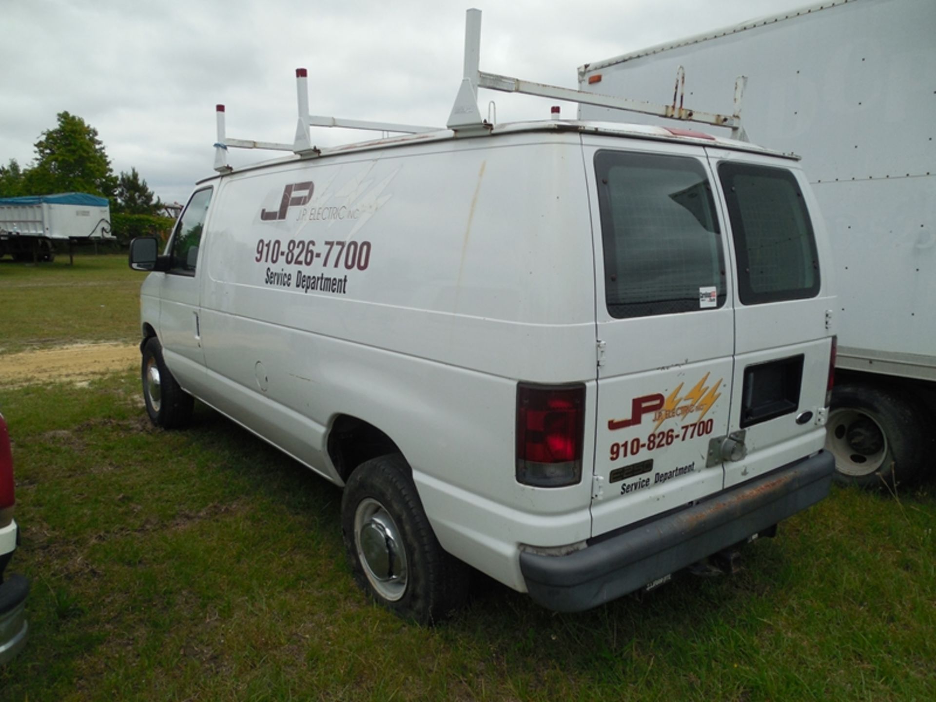 2003 Ford van not running 194,611 miles vin# 1FTNE24253HB97168 - Image 4 of 6