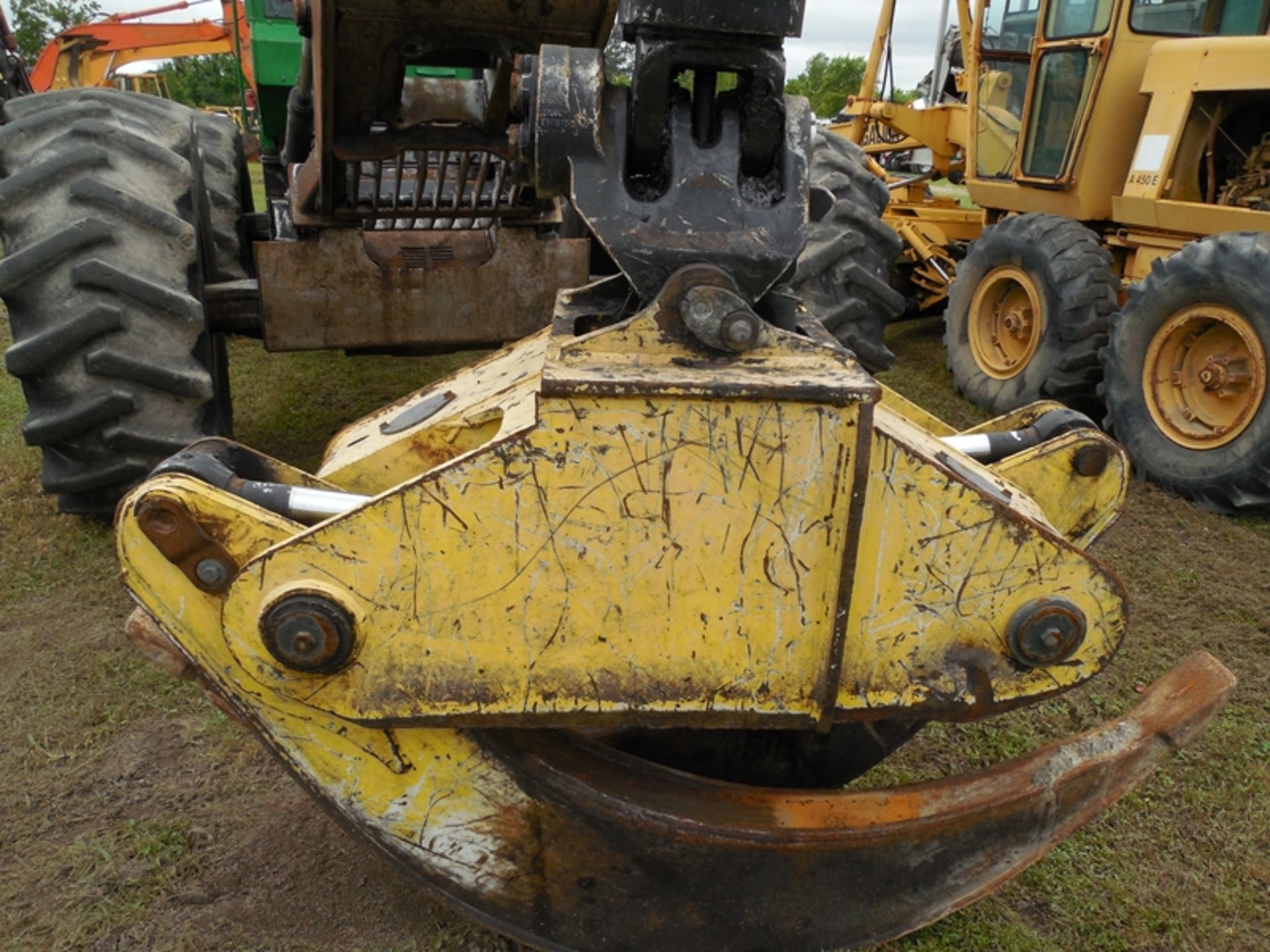 2014 Deere 748H skidder 24.5x32, duals 10,106 hrs showing ser# 1DW748XXED664379 - Image 9 of 12