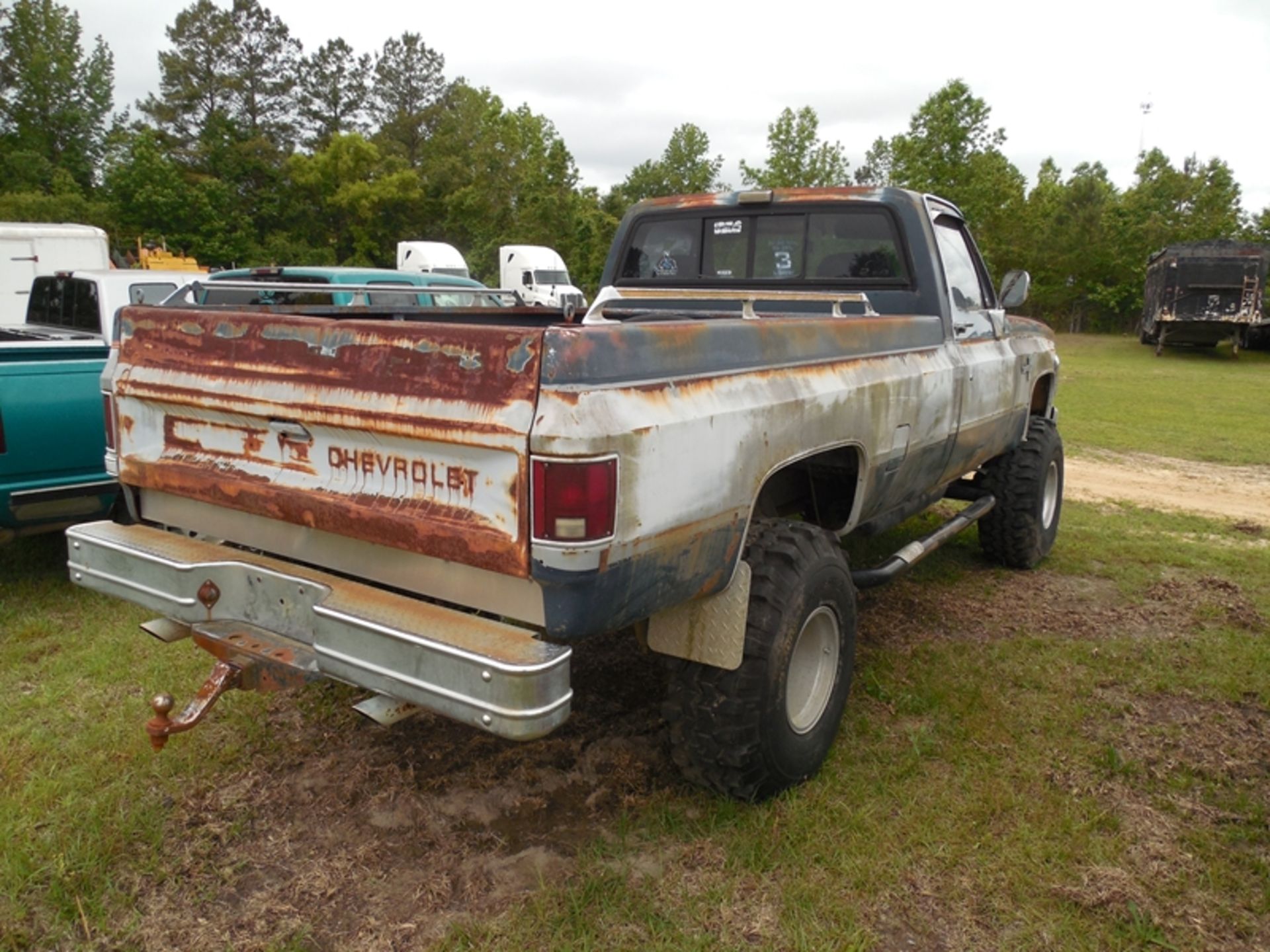 1984 Chevrolet pickup 4wd, long bed not running vin# 2GCEK14H1E1174659 - Image 3 of 5