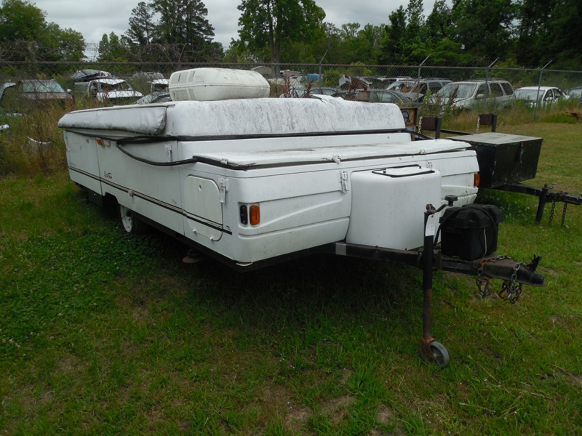 2000 Coleman Pop camper vin# 4CP678H14Y7284299 poor condition not used in several years - Image 2 of 2