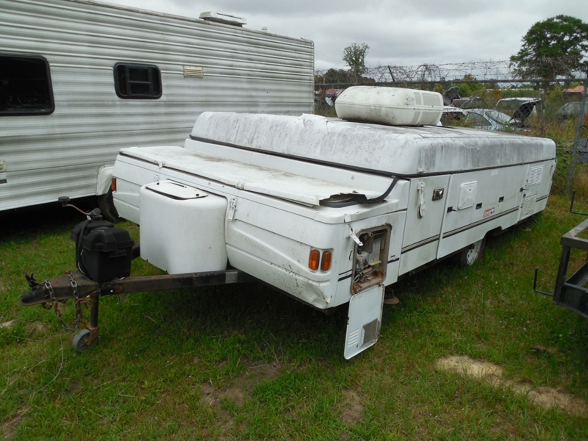 2000 Coleman Pop camper vin# 4CP678H14Y7284299 poor condition not used in several years