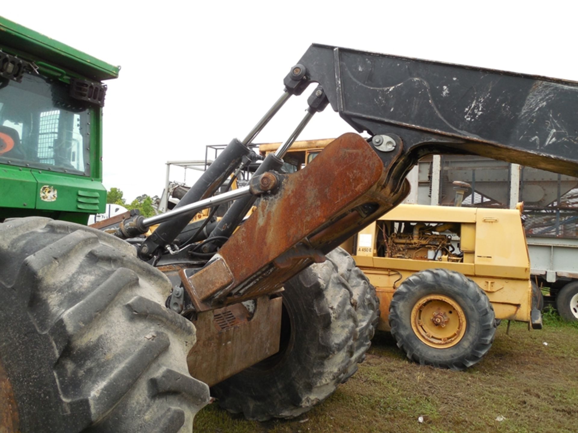 2014 Deere 748H skidder 24.5x32, duals 10,106 hrs showing ser# 1DW748XXED664379 - Image 8 of 12