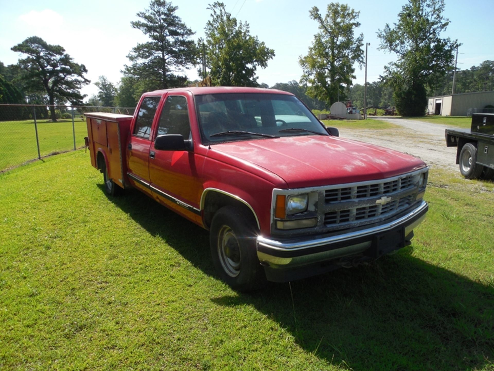1997 Chev Crew Cab 3500 4 dr, Simpson 8' utility body, gas, manual, not running229,700 miles vin# - Image 2 of 8