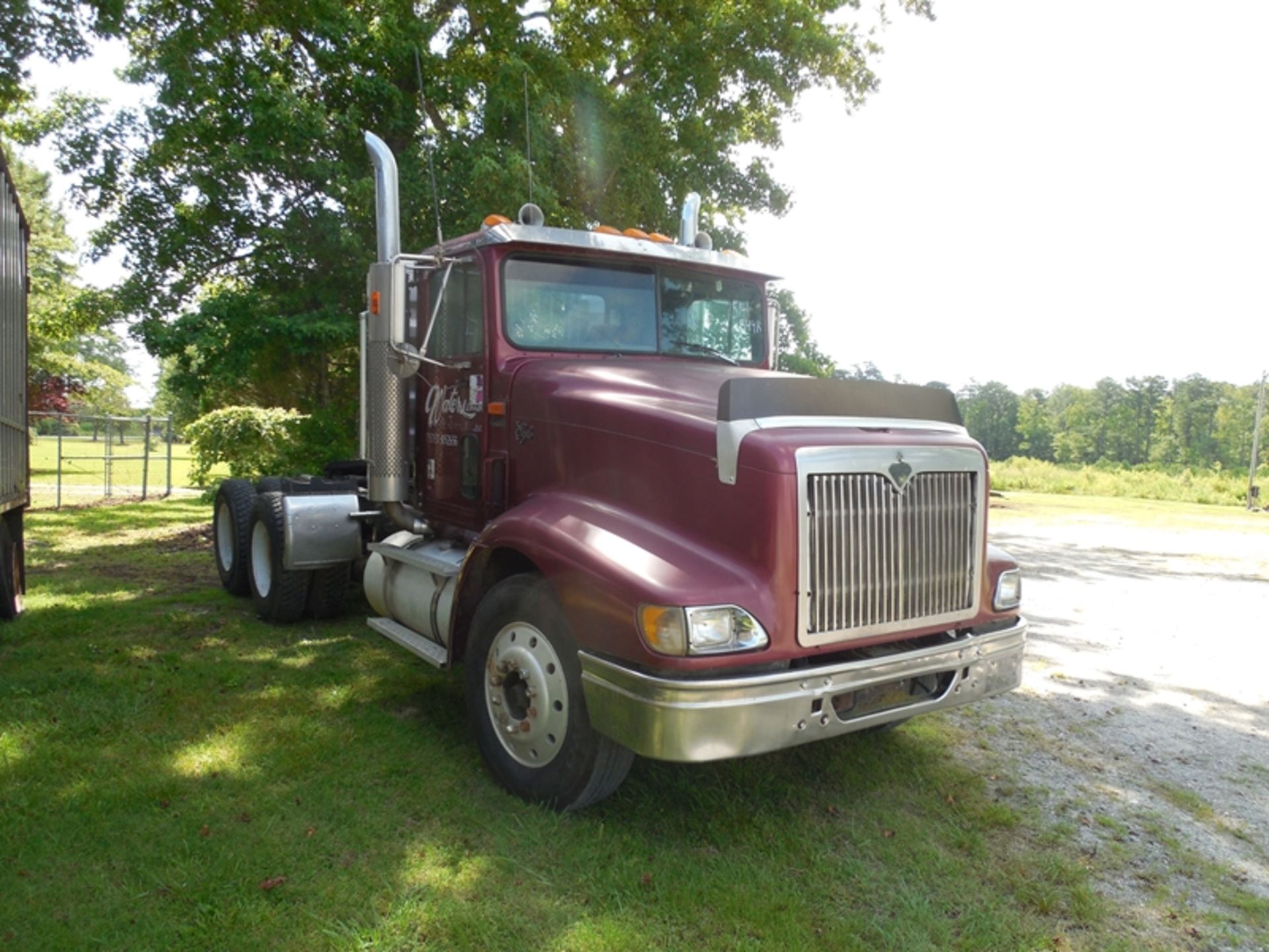 1999 International 9400 Eagle day cab miles 844,241 vin# 2HSFHAER2XC022141 - Image 2 of 6