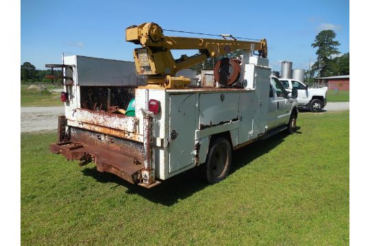 2001 F550 CREW CAB 4 dr, 4wd, dsl, NOT RUNNING, IMT 11M900 Utitlity Body w/Hydraulic Crane245,654 mi - Image 3 of 9