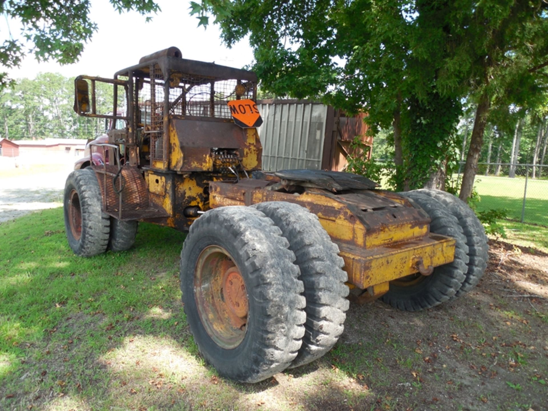 Franklin 160XL spot tractor hysdraulic 5th wheel, 453 GM dsl - Image 4 of 5