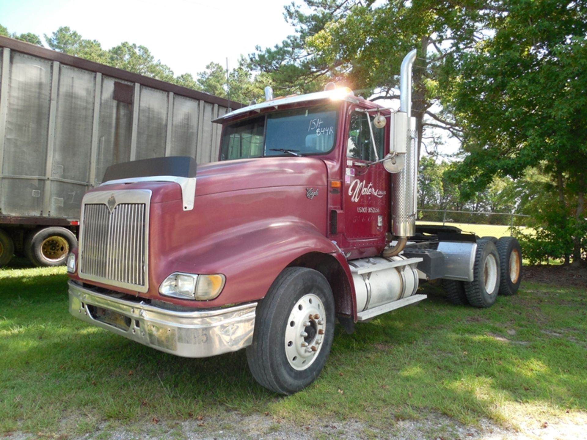 1999 International 9400 Eagle day cab miles 844,241 vin# 2HSFHAER2XC022141