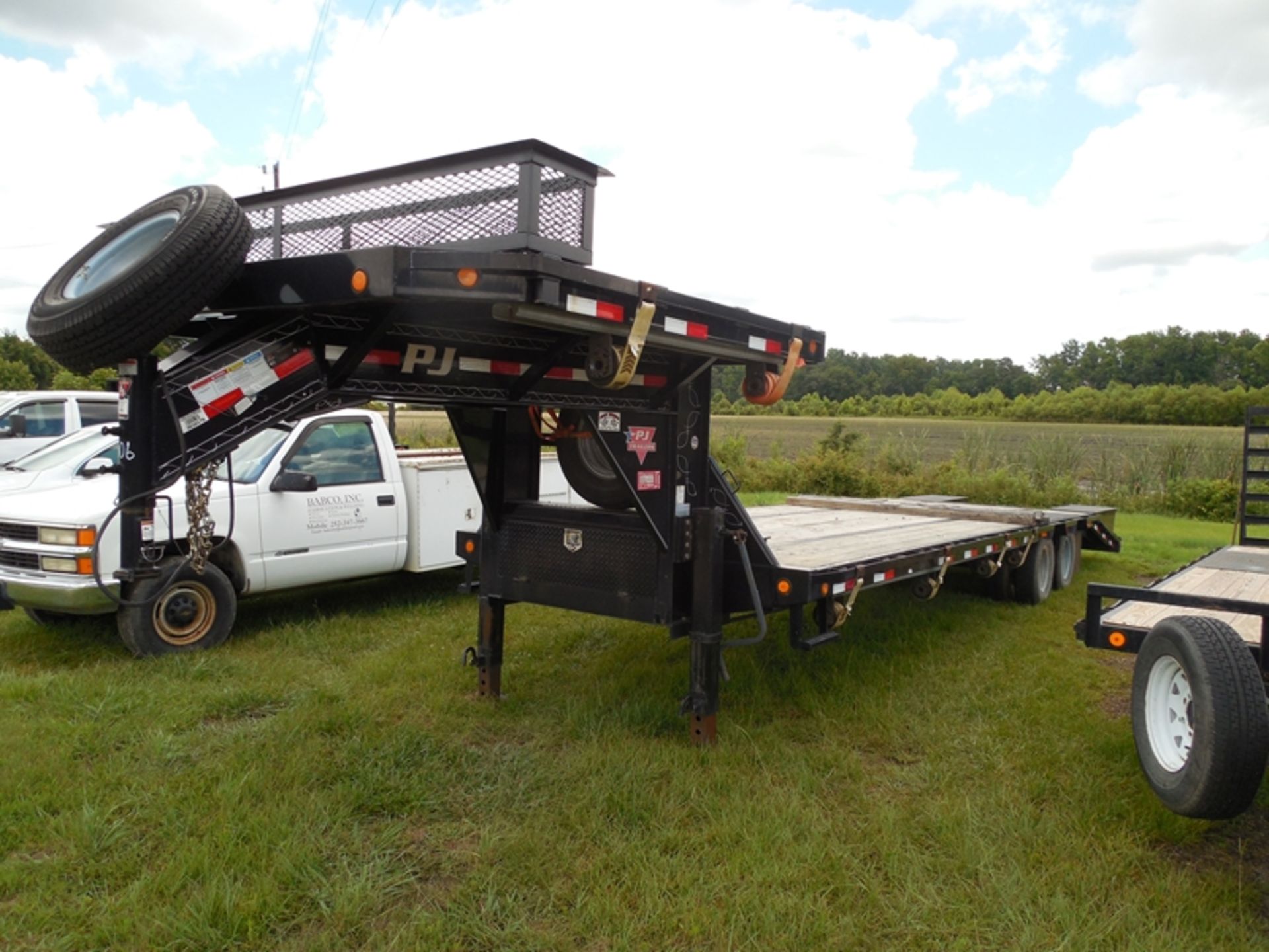 2017 PJ Gooseneck Trailer GVWR 25,000 25' deck - 5' dovevin# 4P5LD3029H3026178 - Image 4 of 5