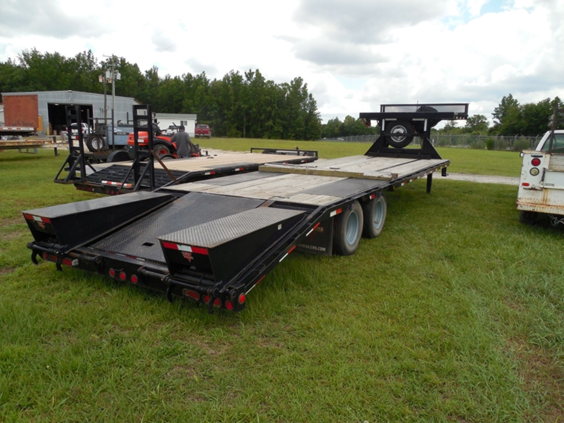 2017 PJ Gooseneck Trailer GVWR 25,000 25' deck - 5' dovevin# 4P5LD3029H3026178 - Image 2 of 5