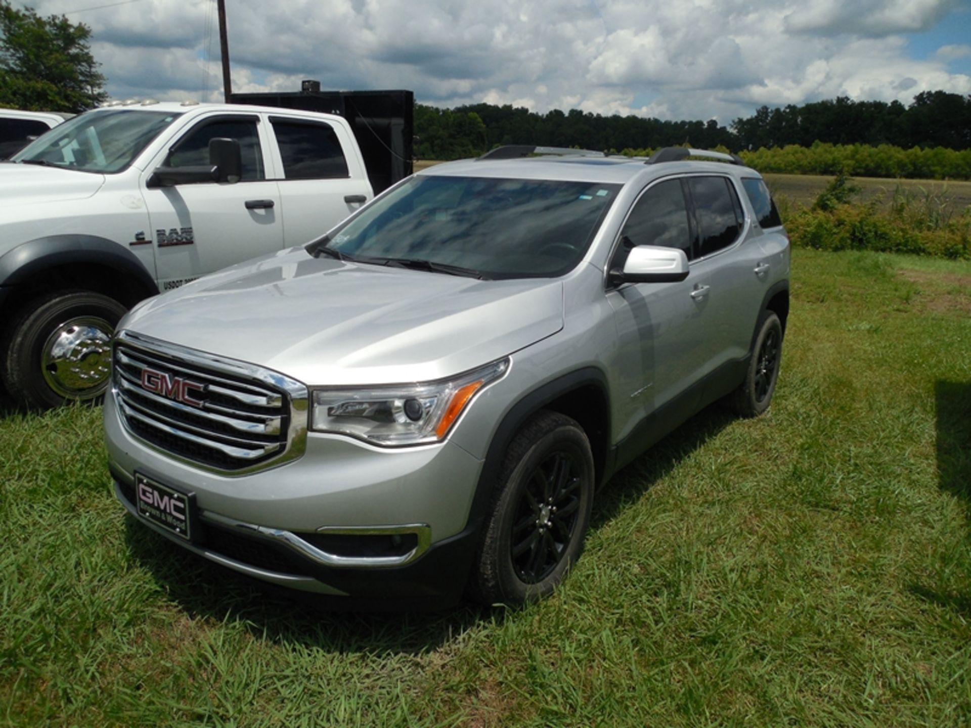 2018 GMC Arcadia SLT 11,997 miles 3600 enginevin# 1GKKNMLSXJZ186520 - Image 4 of 7