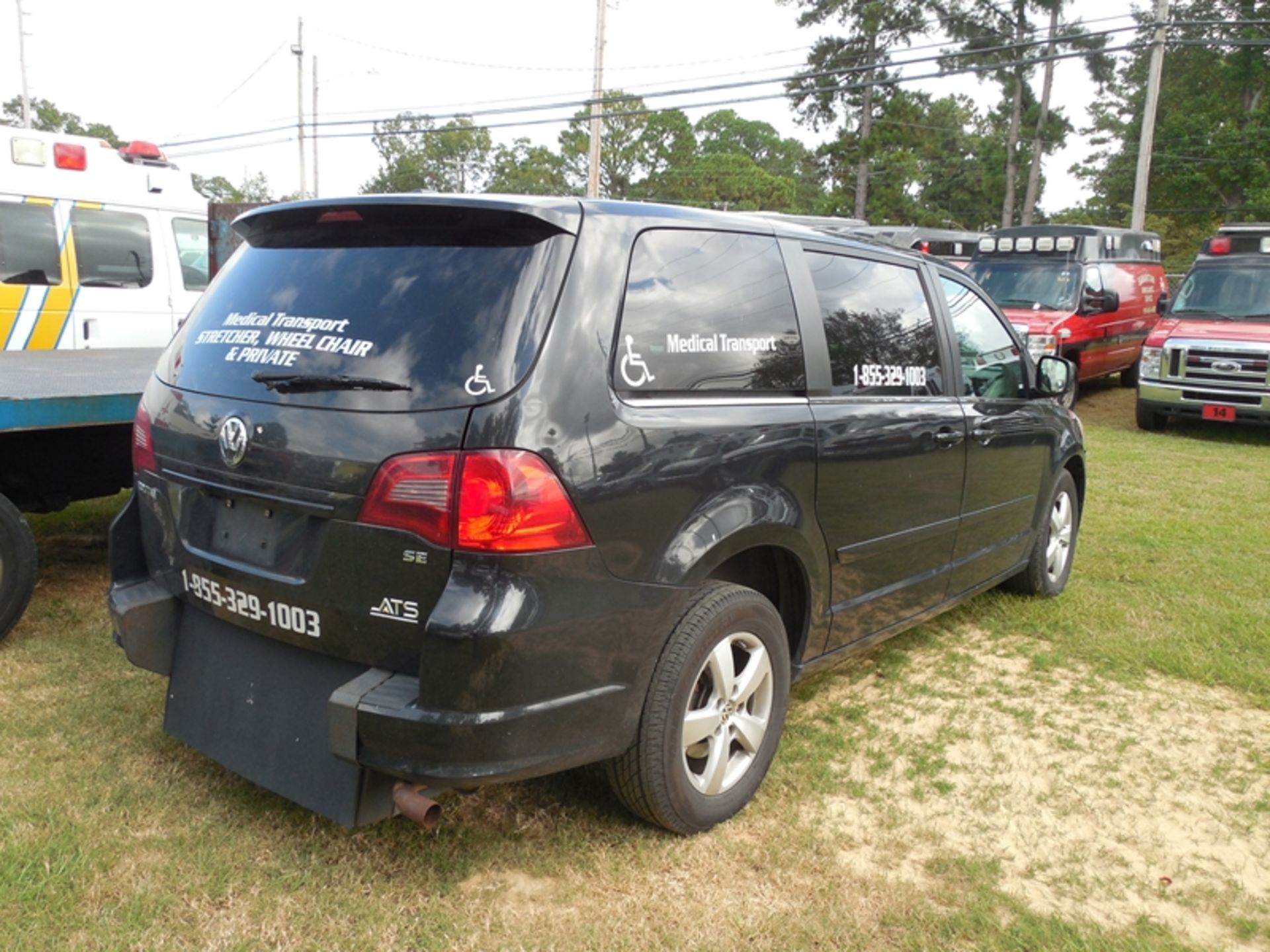 2010 Volkswagon Routan mini van vin# 2V4RW3D1XAR294790 - 254-,508 miles - Image 3 of 6