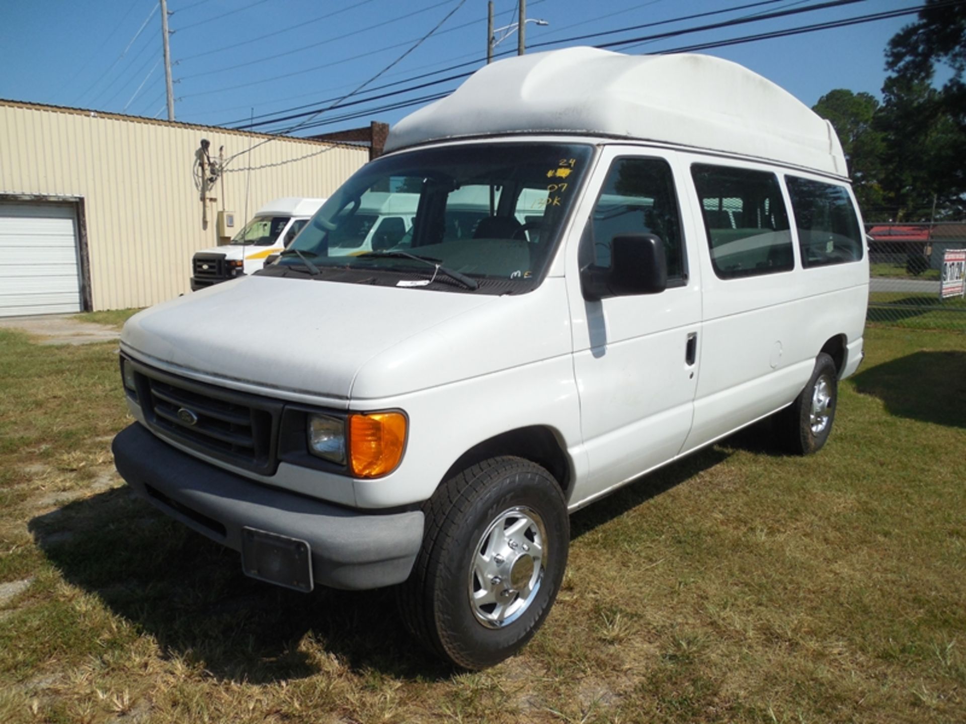 2007 Ford wheel chair van vin# 1FTNE24W87DA04933 - 130,394 miles