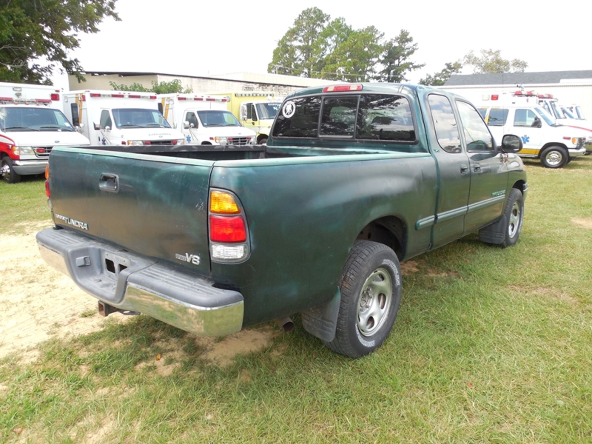 2002 Toyota Tundra ext cab vin# 5TBRT341925303421 - 137,057 miles - Image 3 of 6