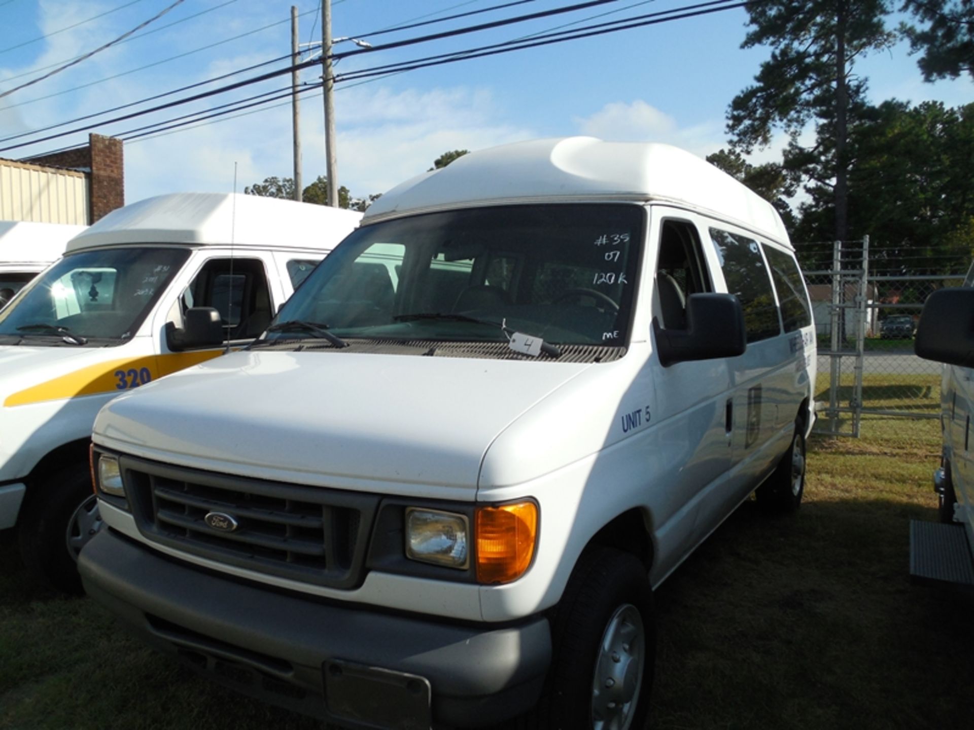 2007 Ford wheel chair van vin# 1FTNE14W37DA61129 - 120,750 miles