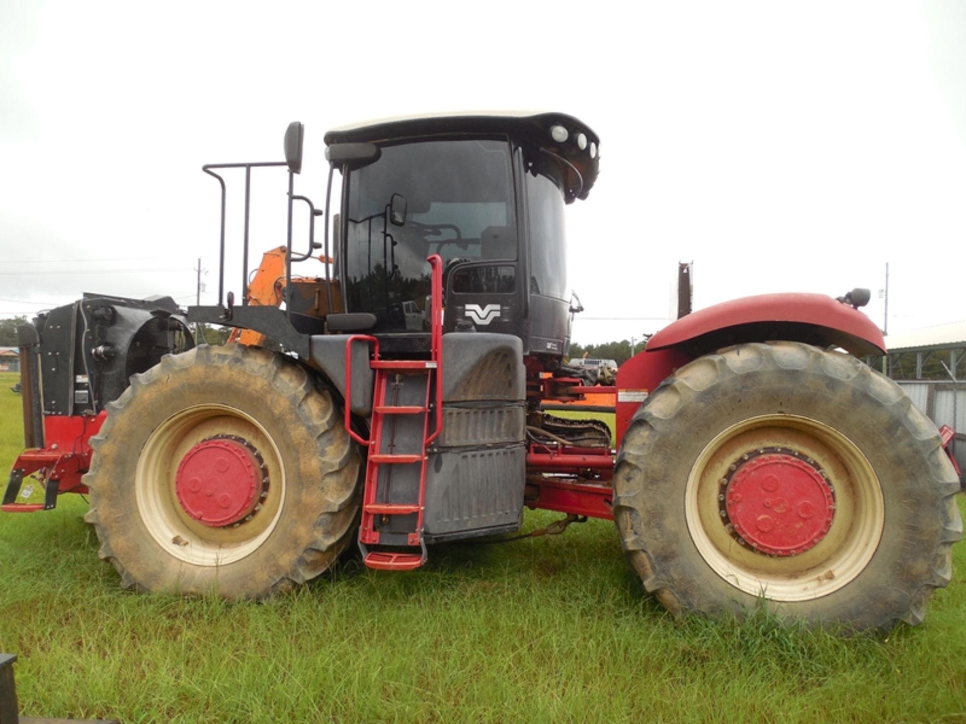 2012 Versatile 500 Tractor ser# 704054 engine is blown and is sitting beside the tractor, duals at - Image 8 of 12