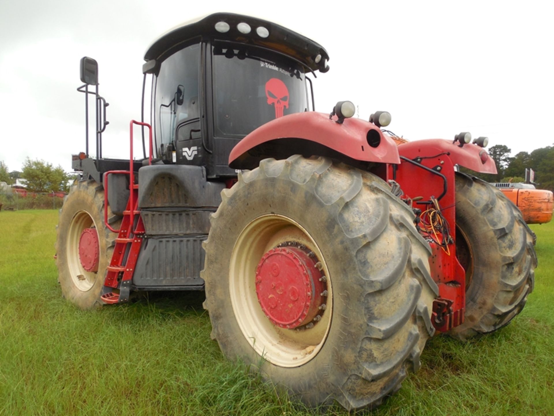 2012 Versatile 500 Tractor ser# 704054 engine is blown and is sitting beside the tractor, duals at - Image 7 of 12