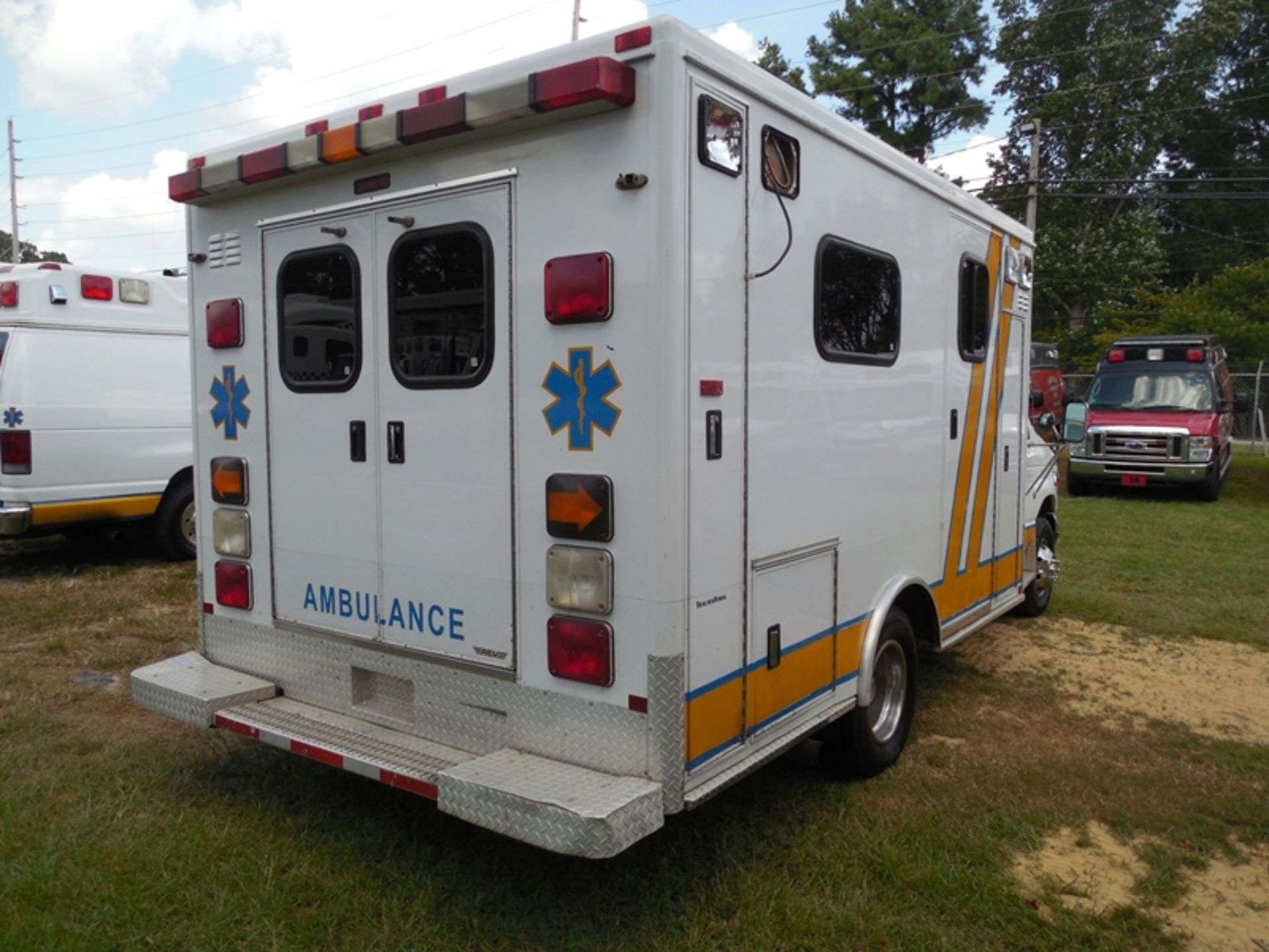 1996 Ford Type III Diesel Wheeled Coach vin# 1FDKE30F2THA75672 - 305,666 miles - Image 3 of 6