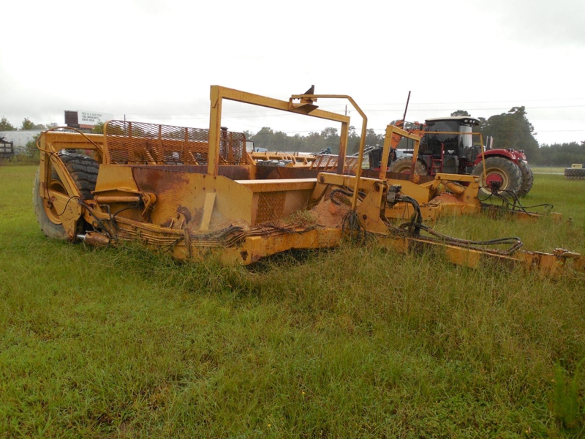 Crabtree MFG 17 yard pan ser# 6196 Located at our sale yard 5845 US Hwy 264 West Washington - Image 3 of 5