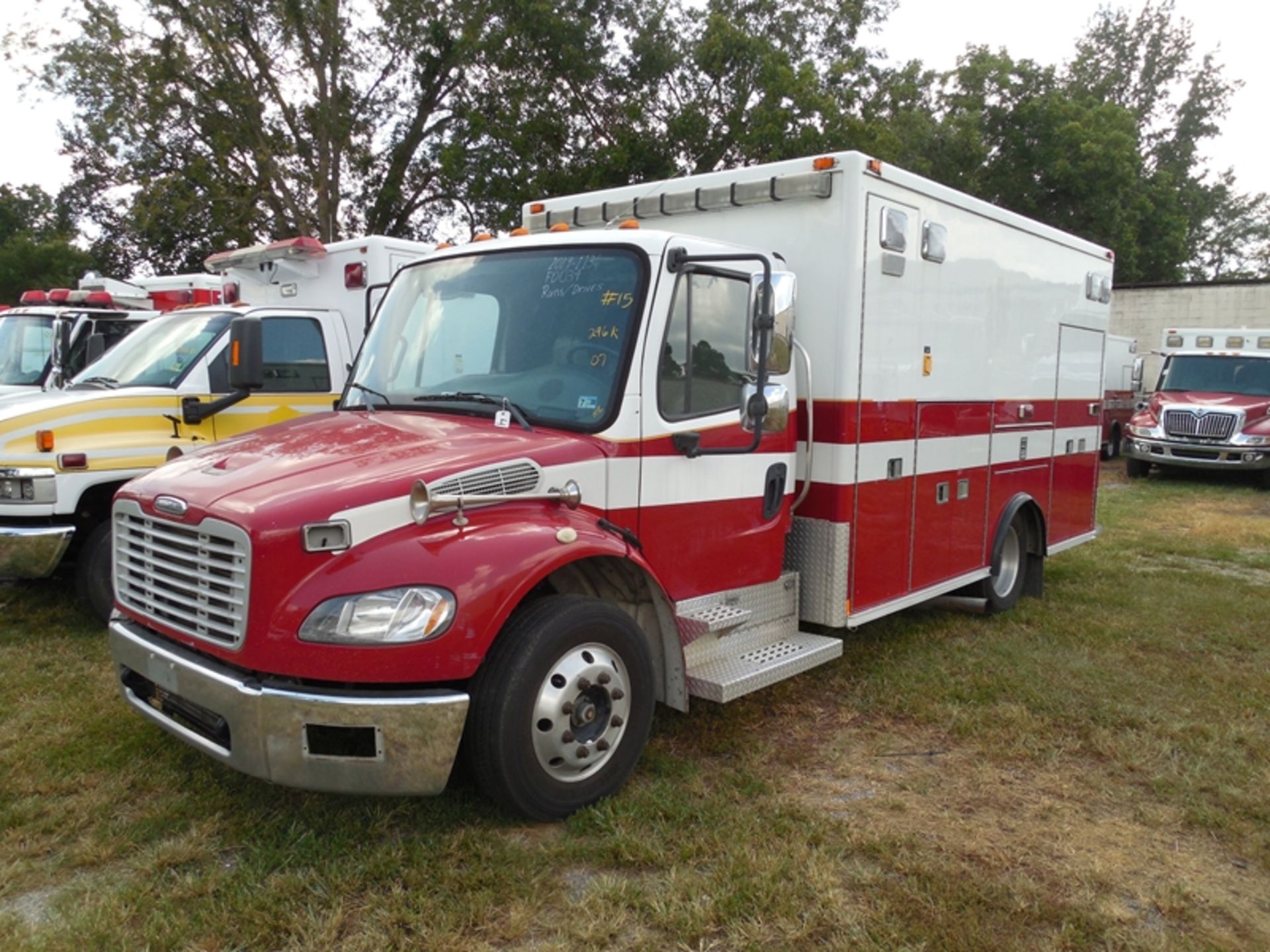 2007 Freightliner Med Duty Medtec vin# 1FVACWDD07HX42572 - 296,911 miles