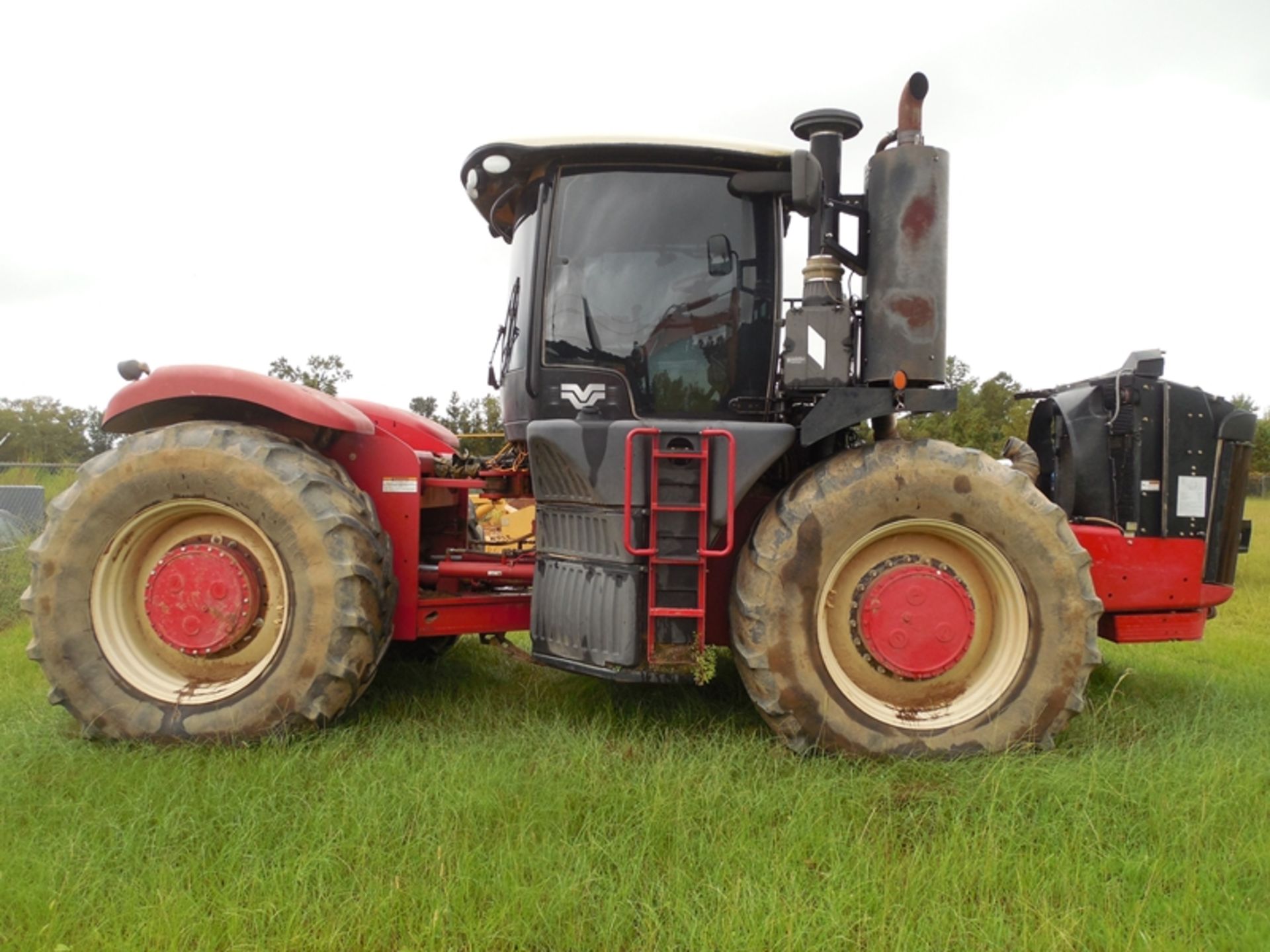 2012 Versatile 500 Tractor ser# 704054 engine is blown and is sitting beside the tractor, duals at - Image 3 of 12