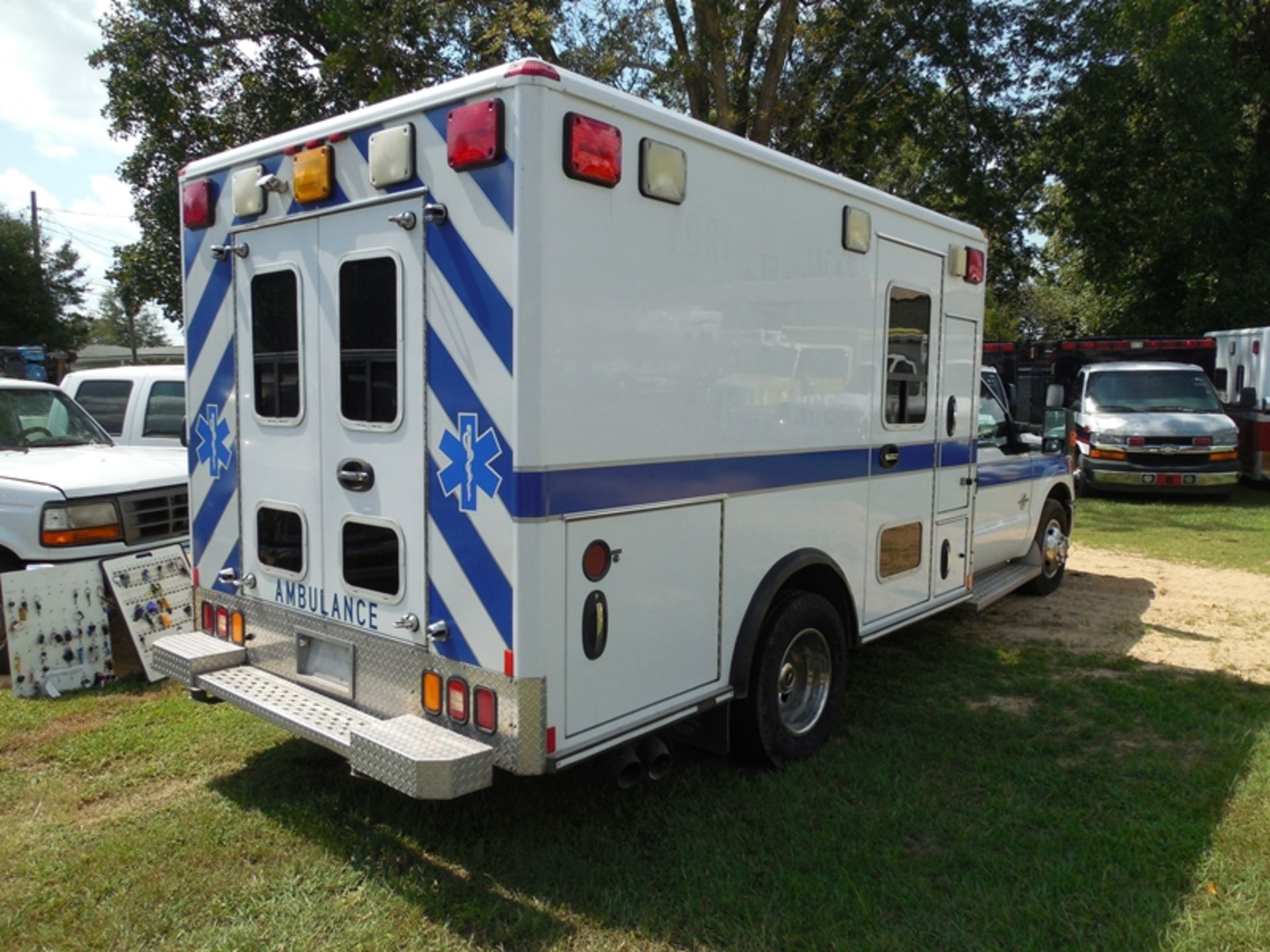 2011 Ford F350 Type I Diesel vin# 1FDRF3GTXBEA80710 - 173,915 miles - Image 3 of 6